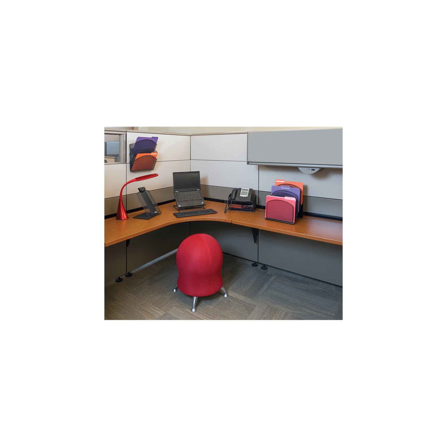 Range-tout de bureau en filet noir Scranton & Co avec 8 sections implantées