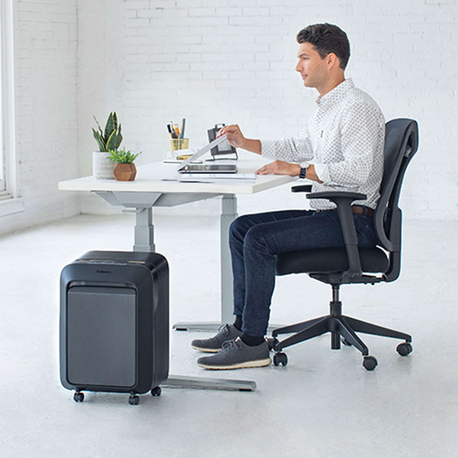 Fellowes Powershred 16-Sheet Cross-Cut Shredder