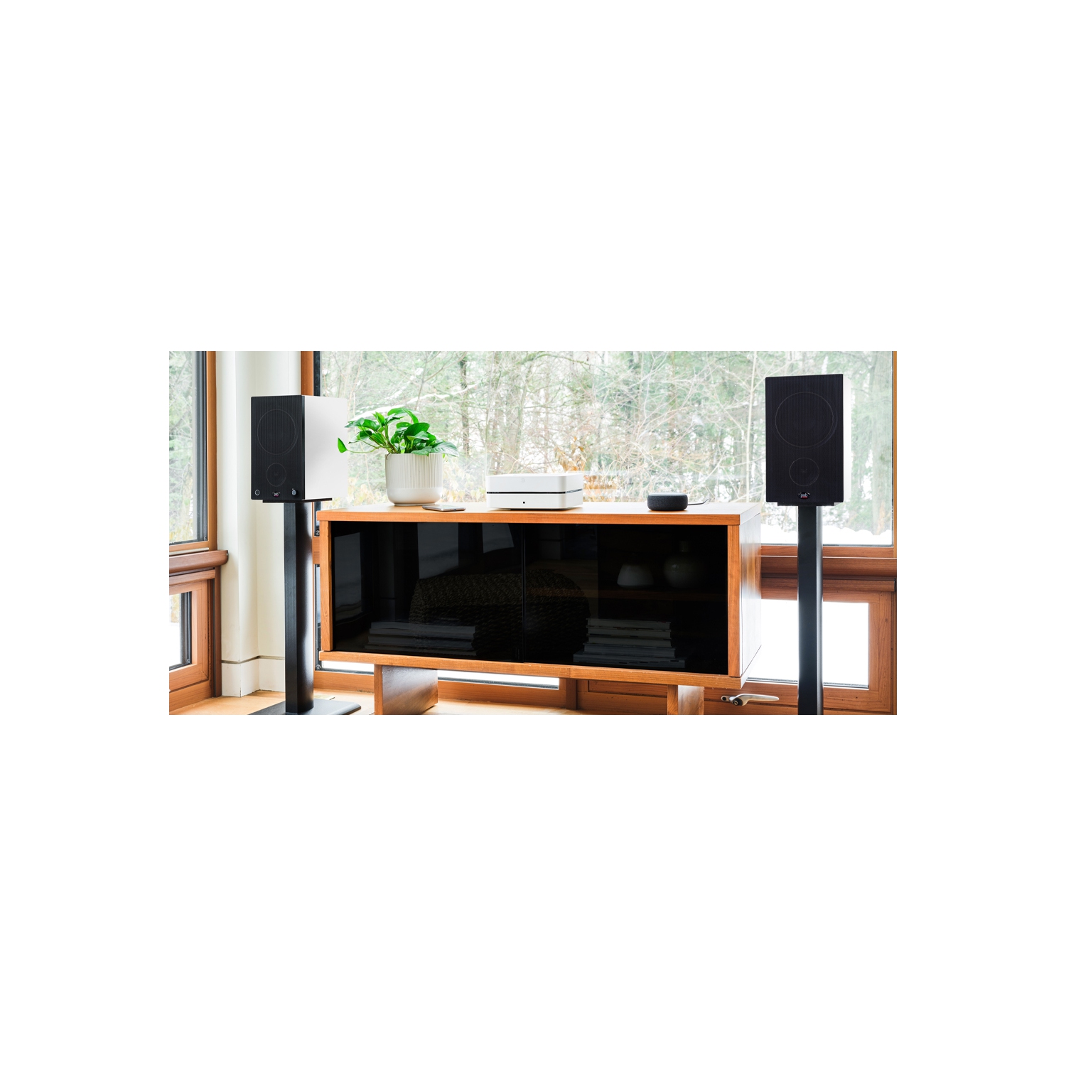 Alpha AM5 Powered Bookshelf Speakers - Pair