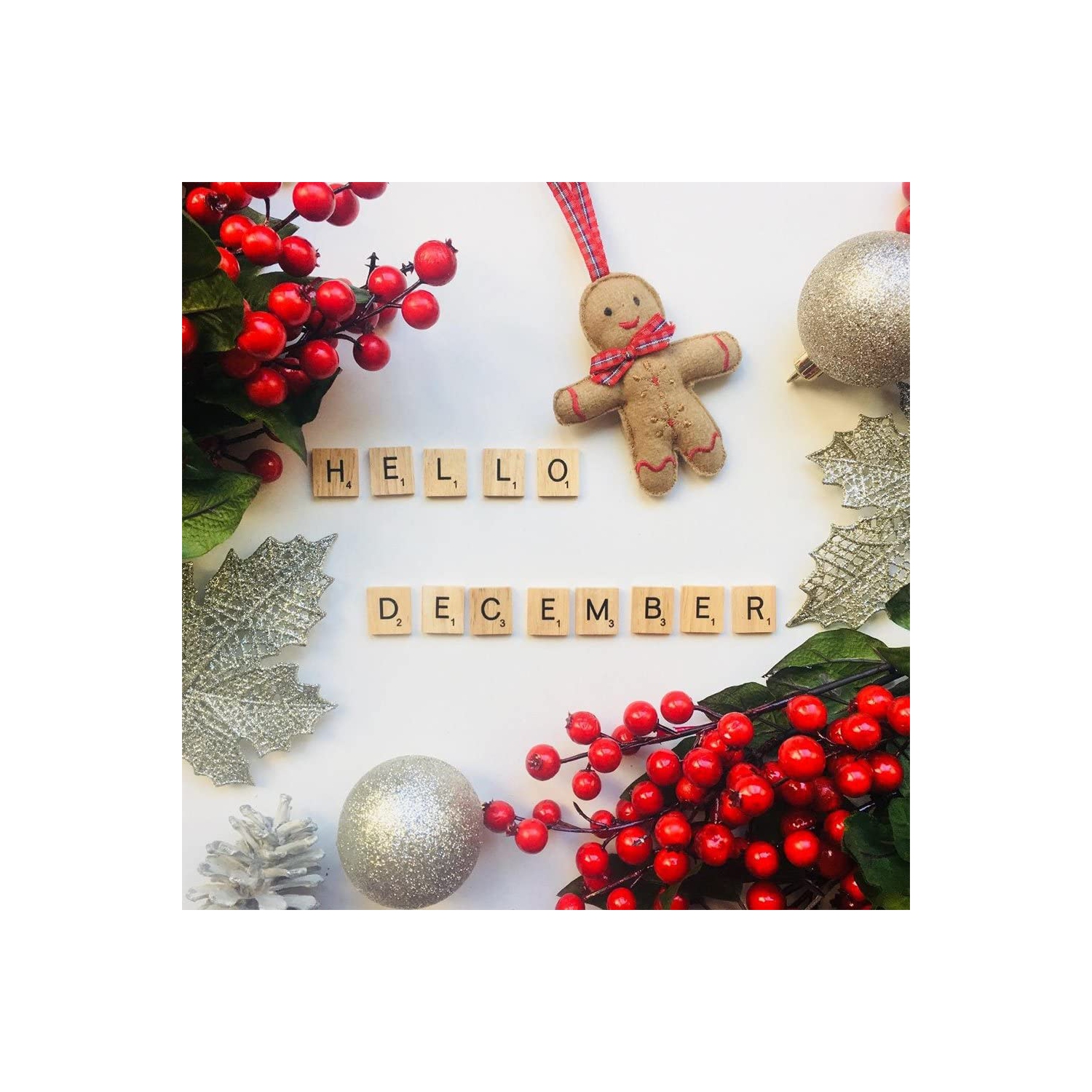 ISTAR 100 tuiles de lettres en bois, Scrabble Letters for Crafts, décoration en bois, sous-verres de l’alphabet et jeu de mots croisés