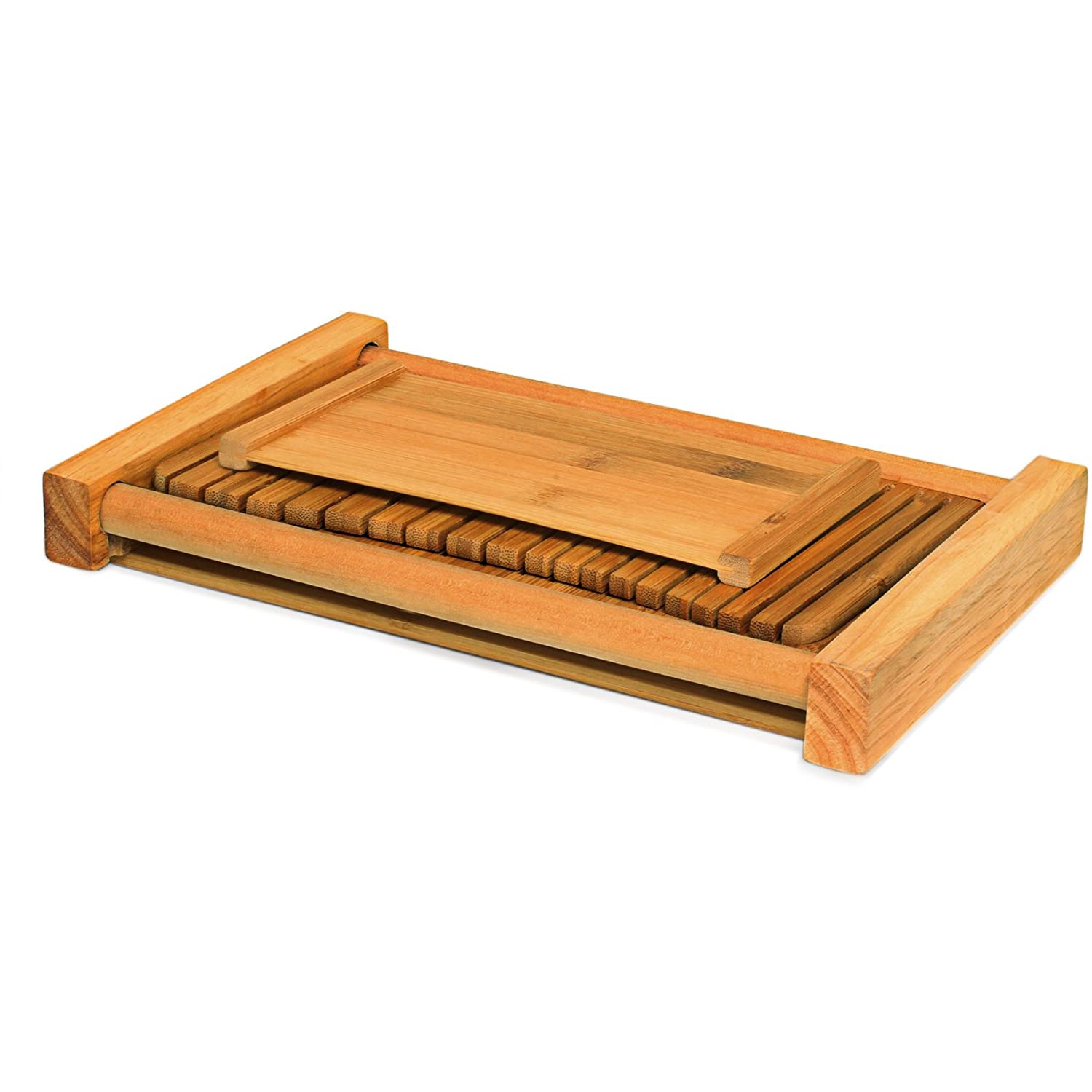 Cette trancheuse à pain pliable compacte DE DB-Tech tranche 3 tailles d’épaisseur, produit des tranches parfaites à tout coup, 100 % bambou