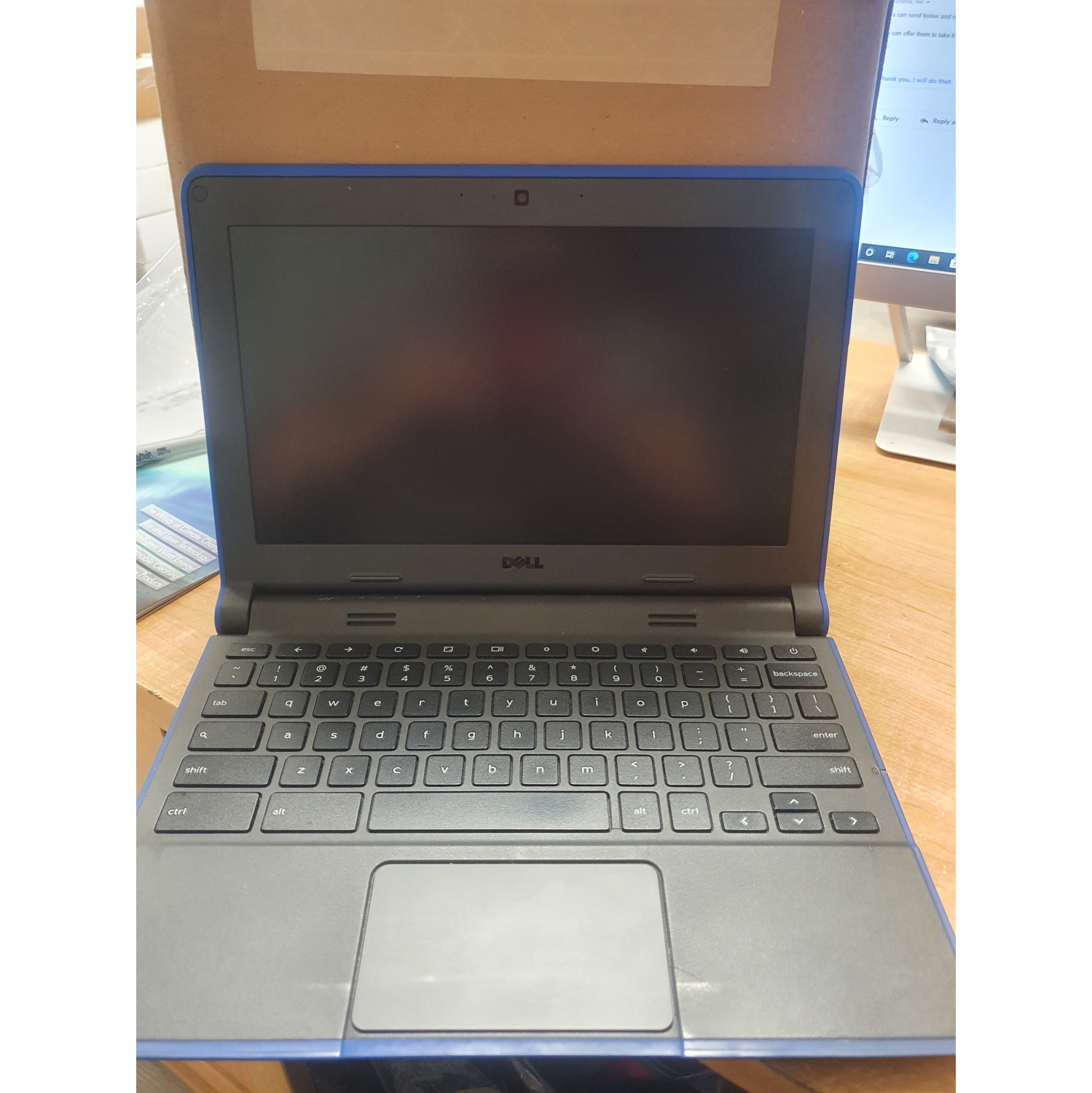 Refurbished - Dell Chromebook 3120 XDGJH - CRM3120-333 (11.6", Intel Celeron N2840 2.16GHz, 4GB RAM, 16GB SSD, Chromebook OS)in Blue [Refurbished]