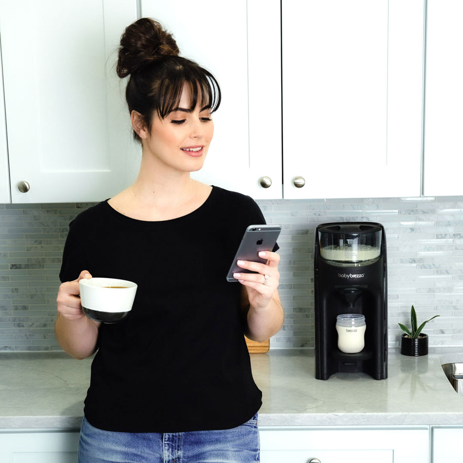 Distributeur de préparation lactée Wi-Fi pour nourrisson Formula Pro Advanced de Baby Brezza - Noir