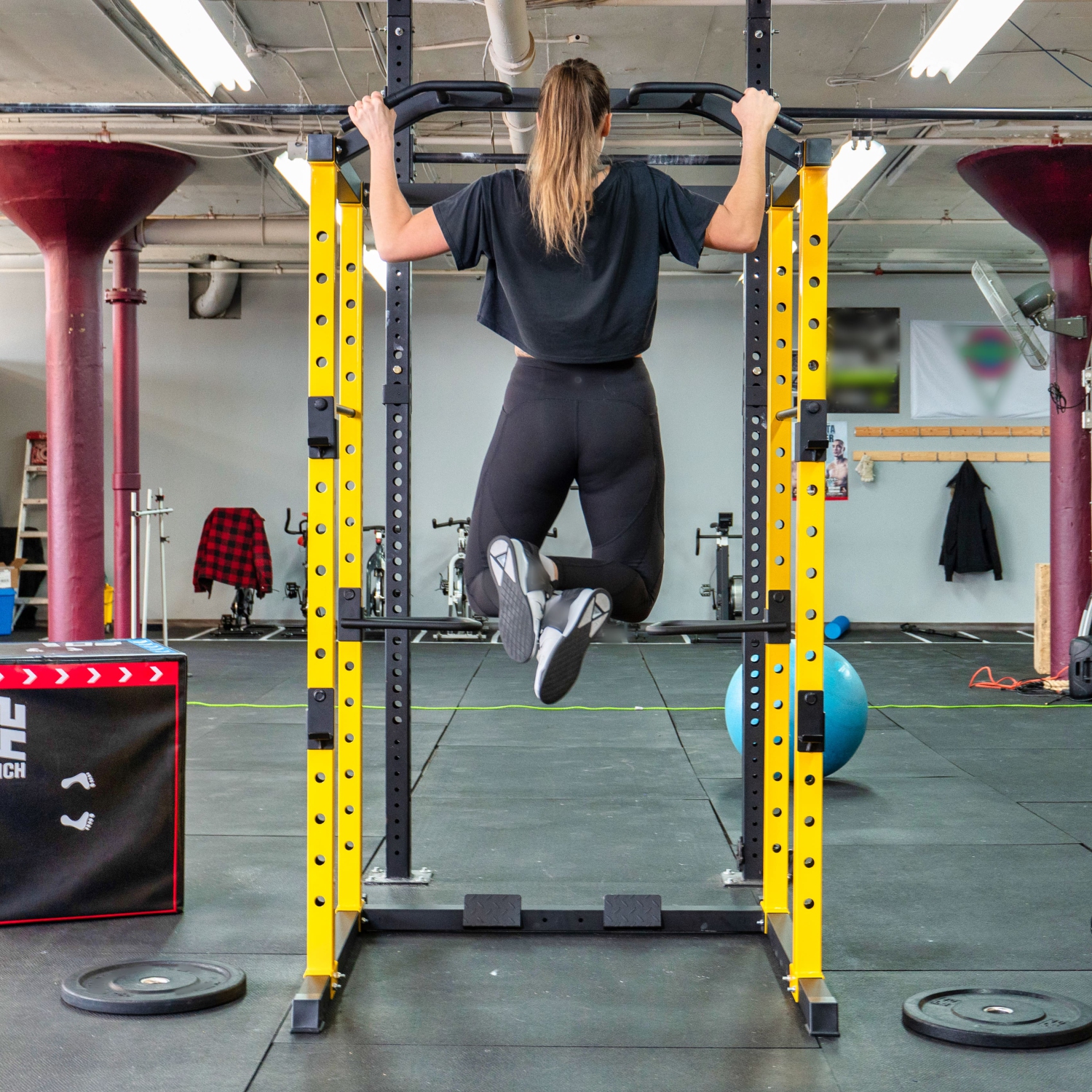 Support multifonction réglable PRISP – Présentoir de mise en forme avec accessoires polyvalents