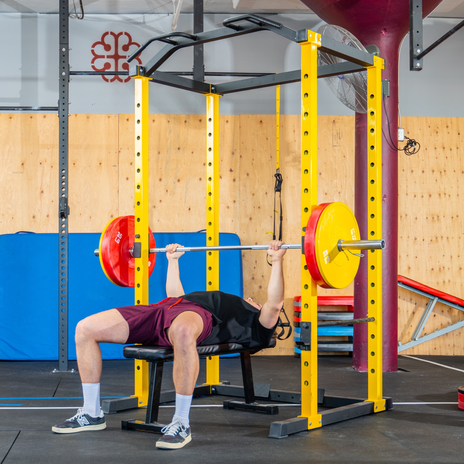 Support multifonction réglable PRISP – Présentoir de mise en forme avec accessoires polyvalents