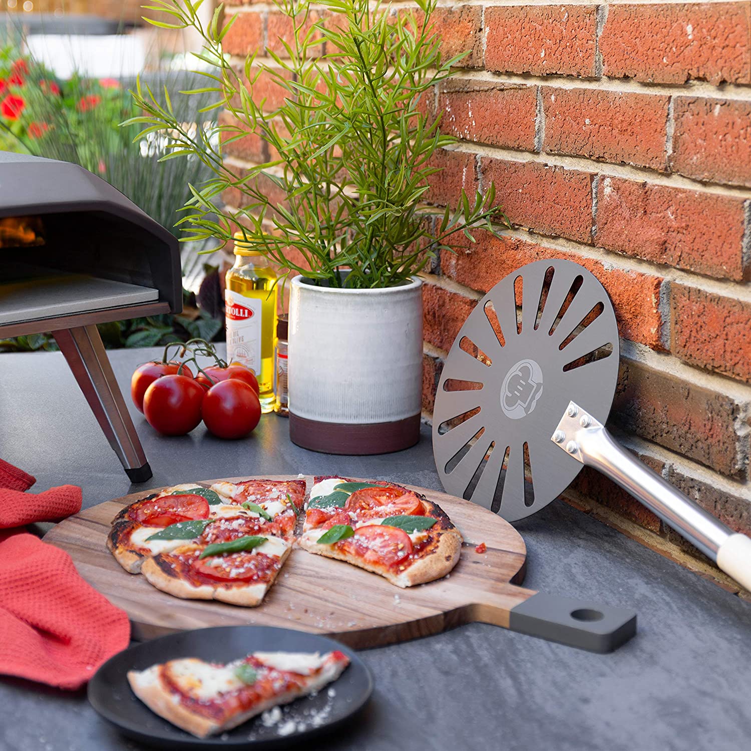 Pelle à pizza en aluminium de 9 po avec manche en bois amovible pour un rangement facile, spatule à pizza Gourmet Luxury de 47 po pour préparer du
