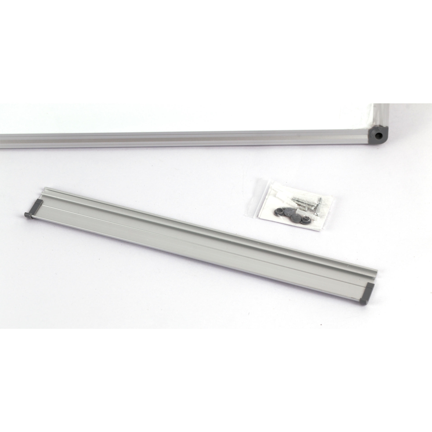 Tableau blanc magnétique de 24 x 35&nbsp;po, tableau effaçable à sec facile à essuyer avec cadre en aluminium, à fixer ou à accrocher au mur