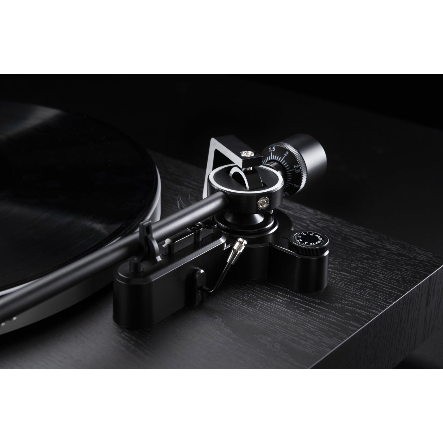 Dual Electronics Three Speed Manual Turntable