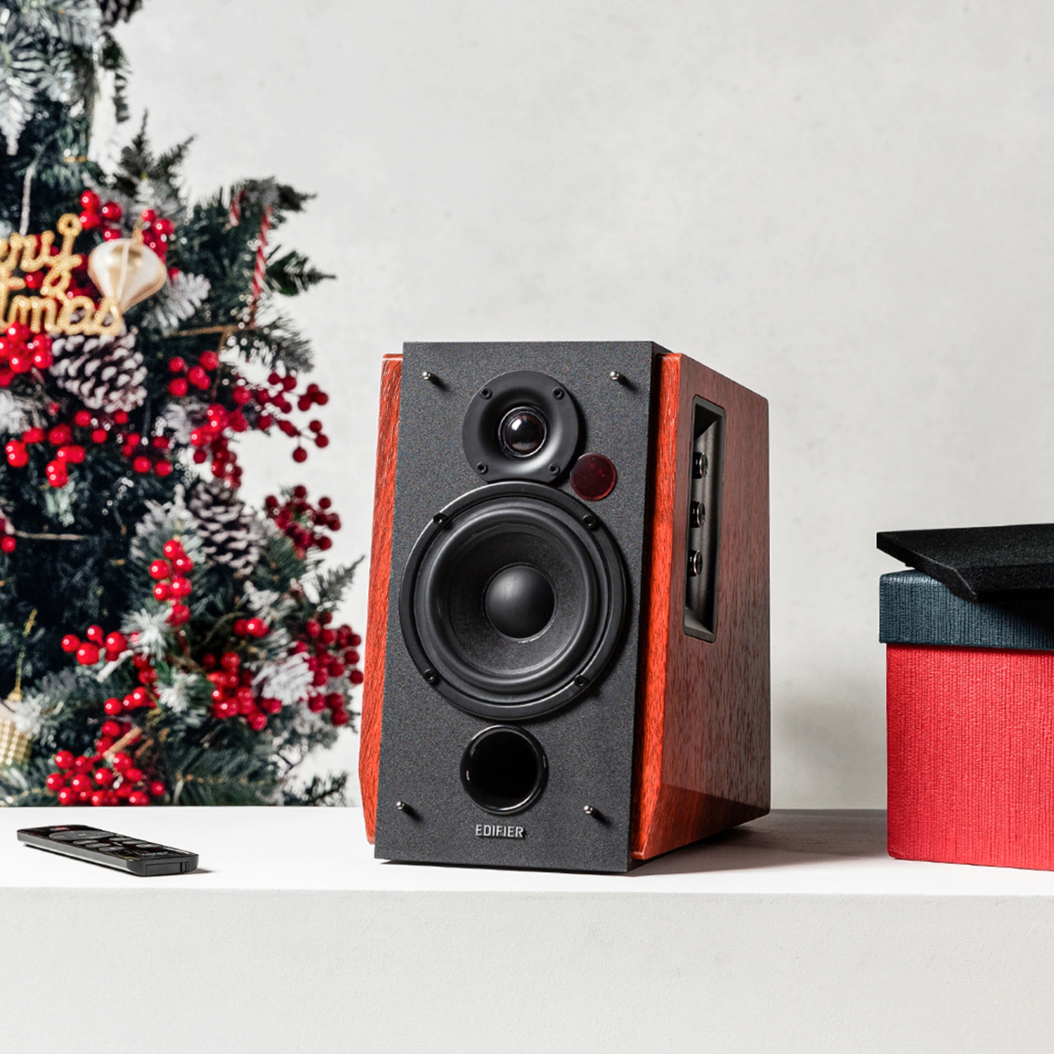 Edifier R1700BTs Active Bluetooth Bookshelf Speakers