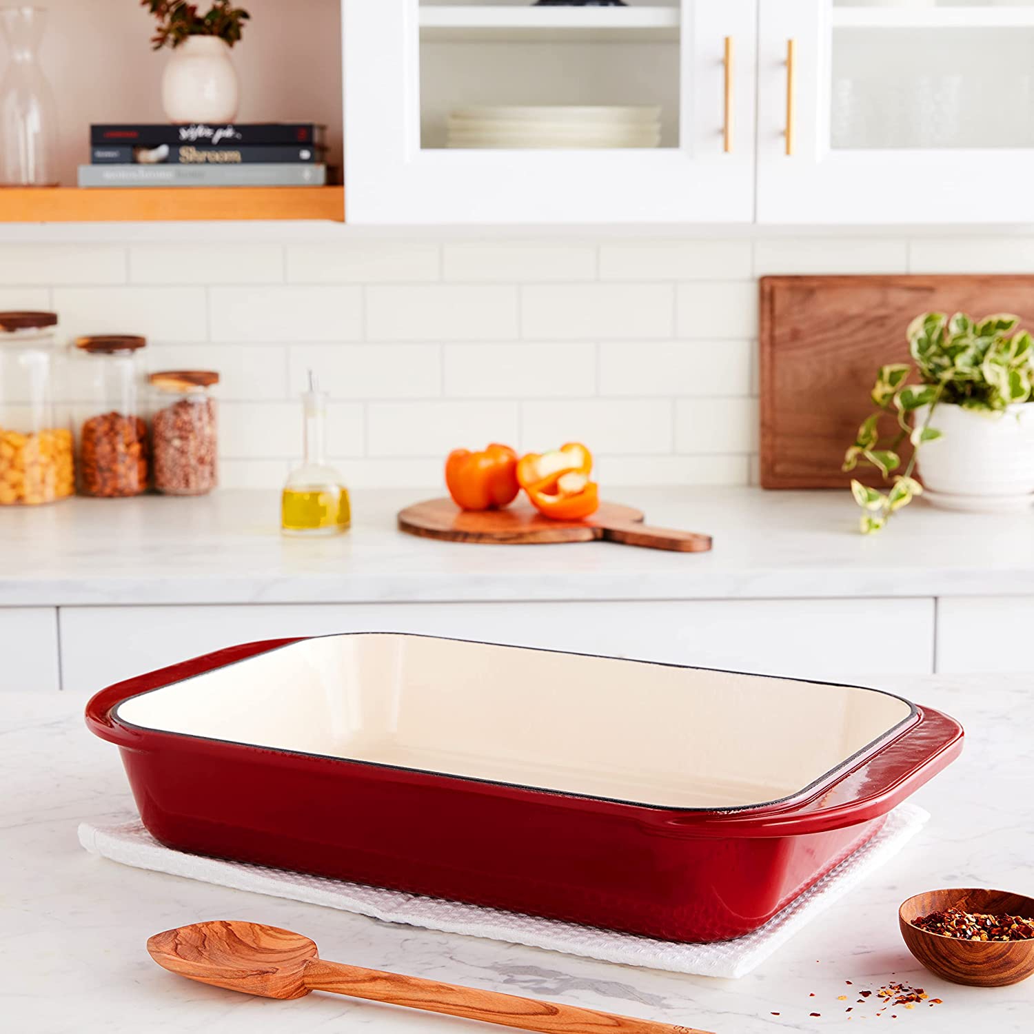 CUISINART CI1136-24CR Chef's Classic Enameled Cast Iron 14-Inch Roasting/Lasagna Pan- Cardinal Red