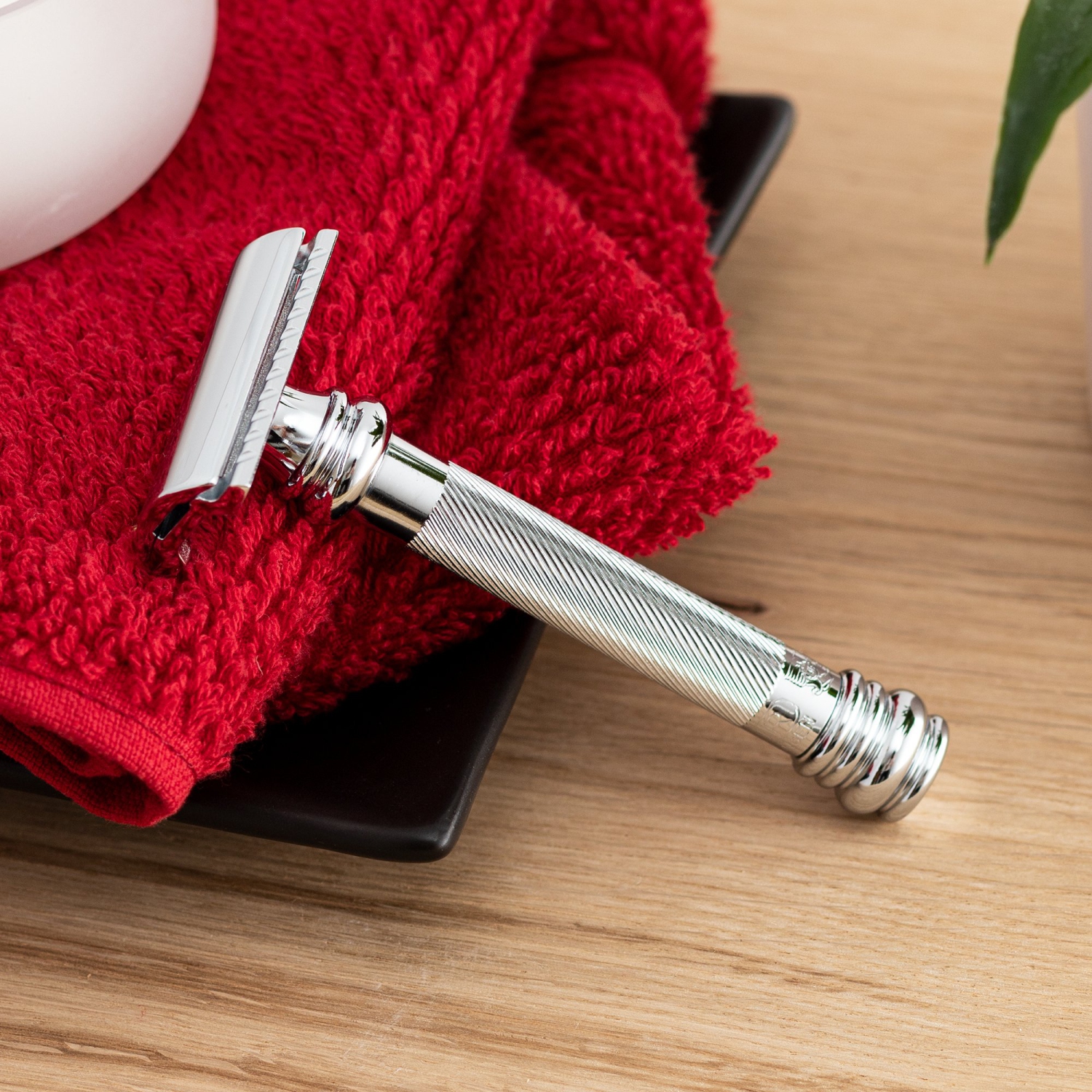 Merkur Double Edge Safety Razor, Straight Cut, Extra Long Handle, Chrome