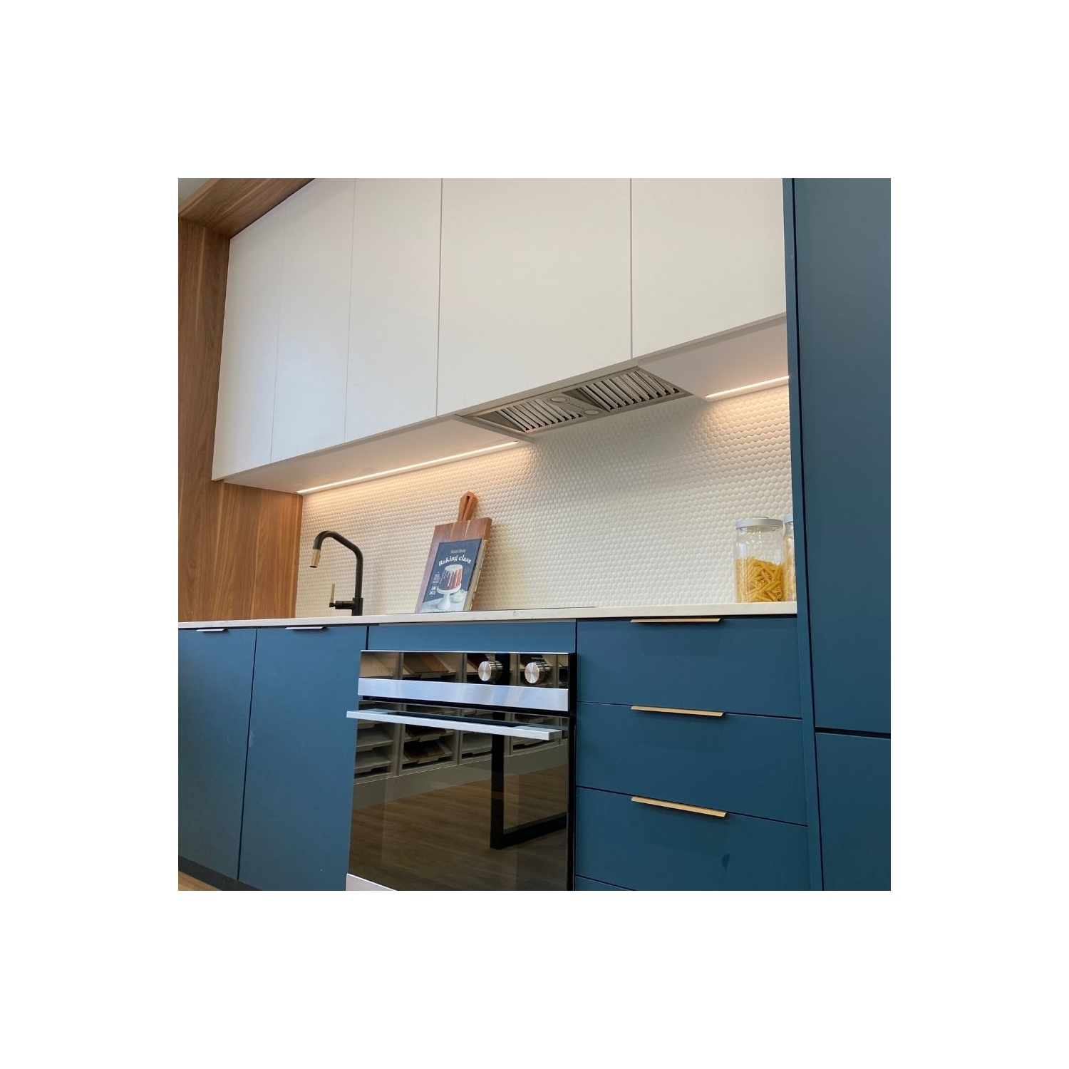 Hotte de Cuisine Encastrable, équipée de Lumières DEL, 34", 600 PCM - Filtres à Chicanes Acier inoxydable par Cyclone