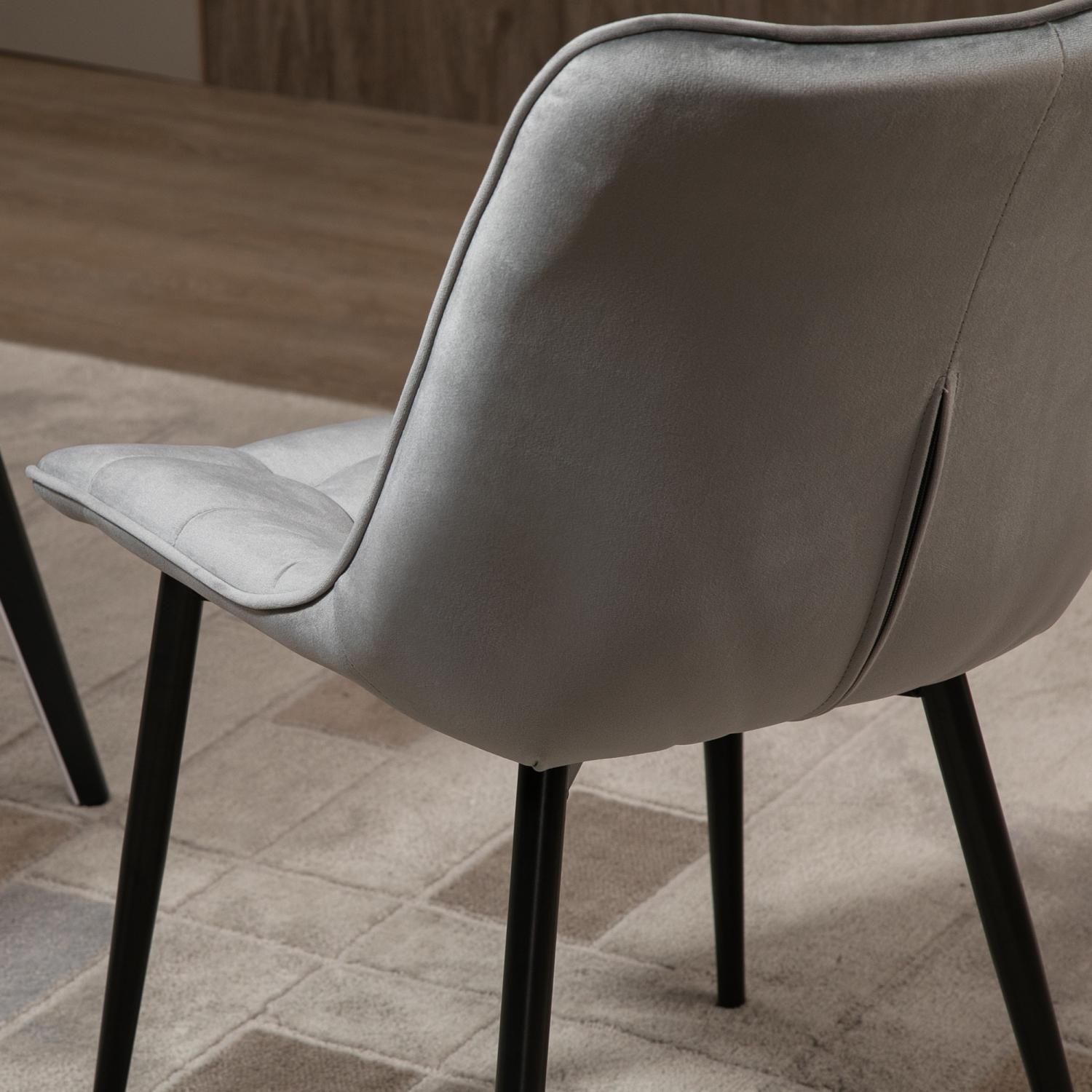 HOMCOM Modern Dining Chair Set of 2, Upholstered Accent Chairs, Soft Velvet-Touch Kitchen Chairs with Metal Legs for Living Room, Grey