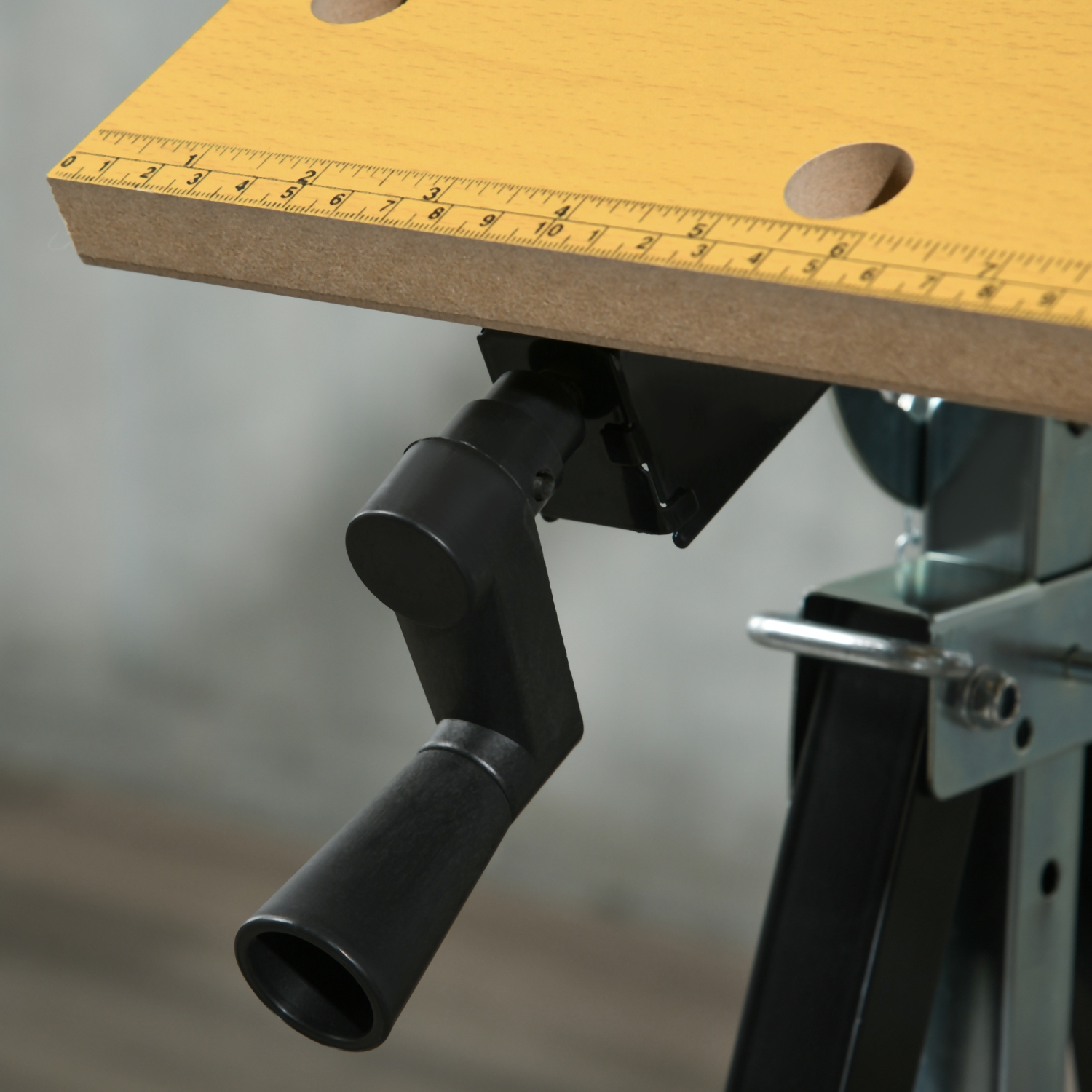 Établi portatif de HOMCOM, support à outils avec table de travail à hauteur réglable à 6 niveaux, table scie à charpentier avec 4 pinces, cadre en