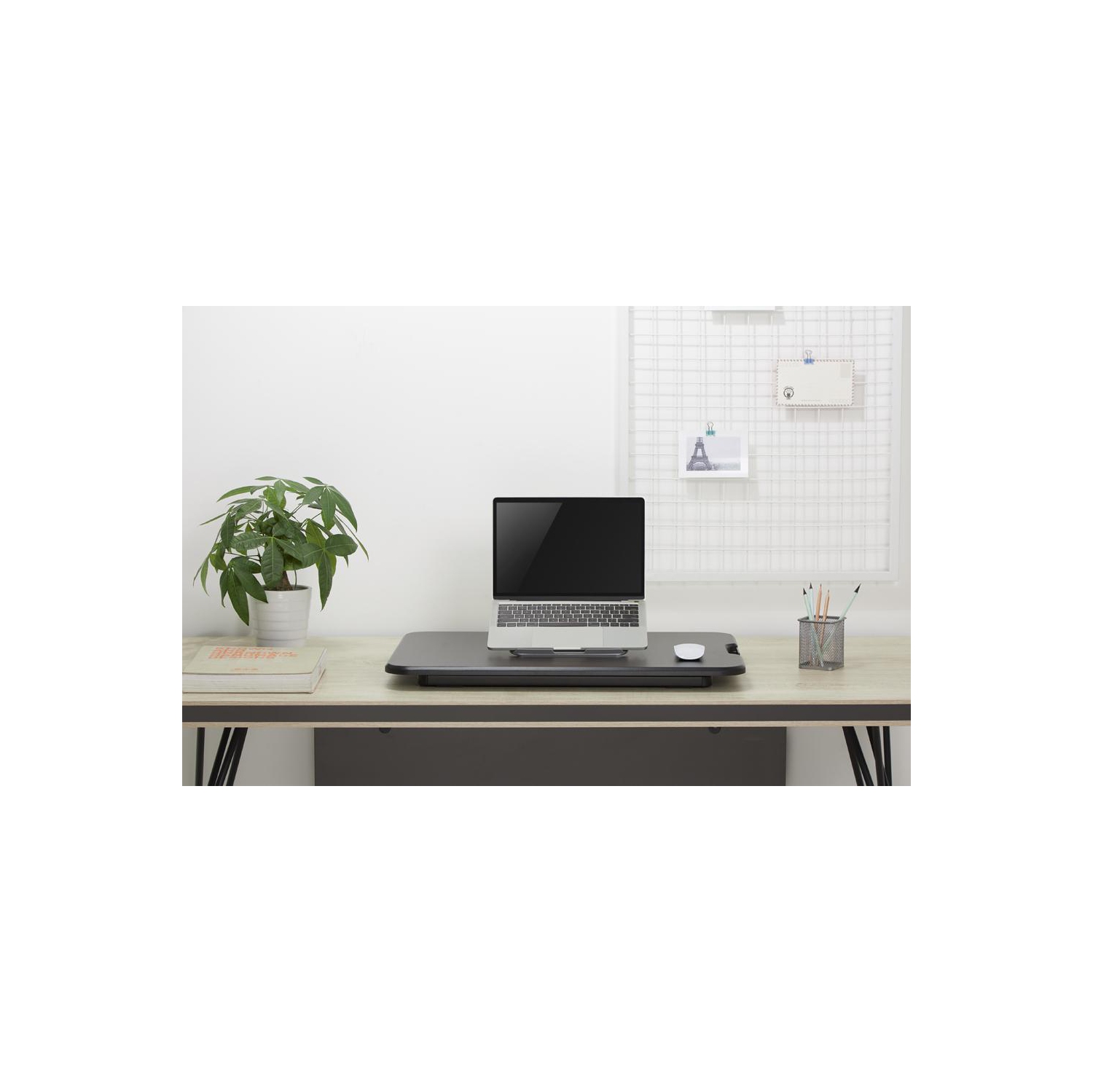 Amer Mounts – Bureau de travail assis/debout à hauteur réglable ultramince, noir, table de 26.4 po de largeur, 1.8 po de largeur, EZUP2619