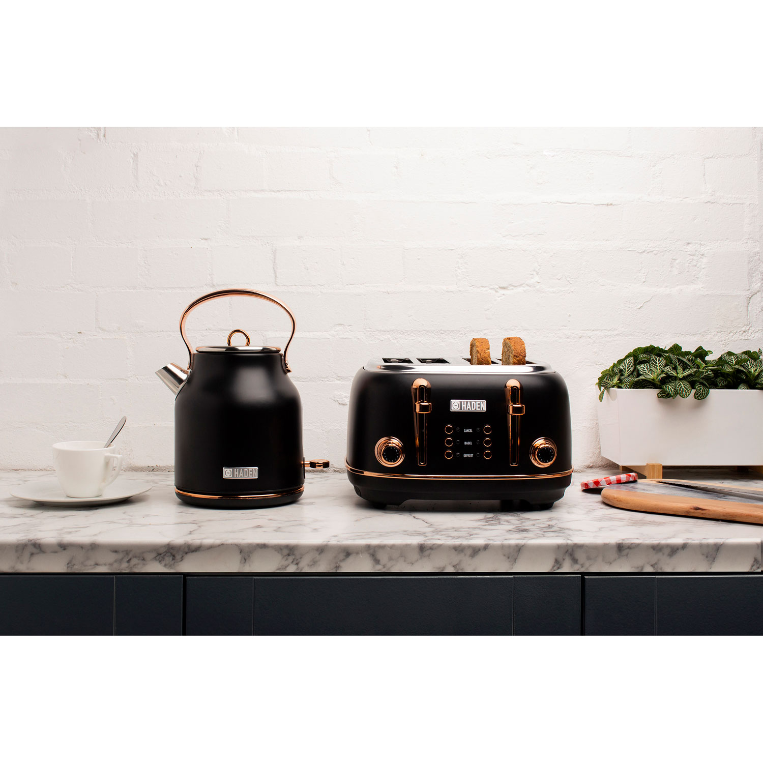 Haden Heritage Electric Kettle - 1.7L - Black