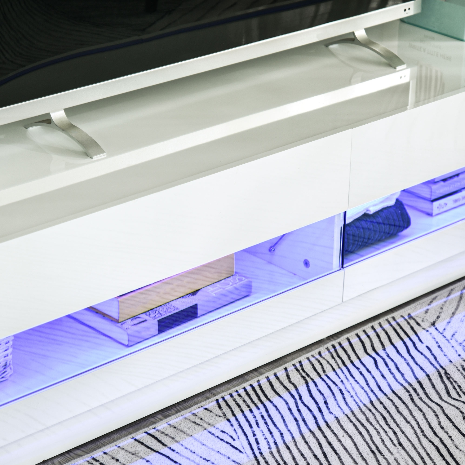 Meuble pour téléviseur mesurant jusqu’à 75 po et doté d’un éclairage à DEL avec rangement de HOMCOM, console multimédia, blanc