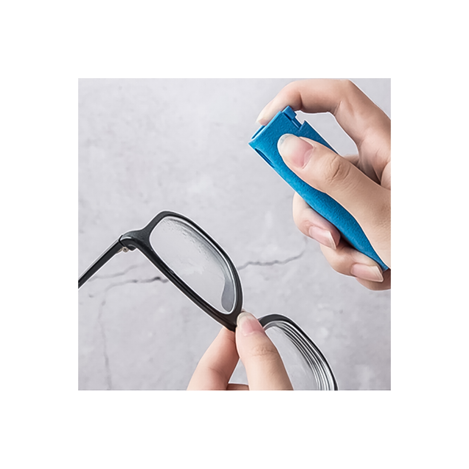 Nettoyant pour écran - vaporisateur + corps en microfibre + 2 recharges - solution nettoyante novatrice - Nettoyant pour écran On The Go - Bleu -