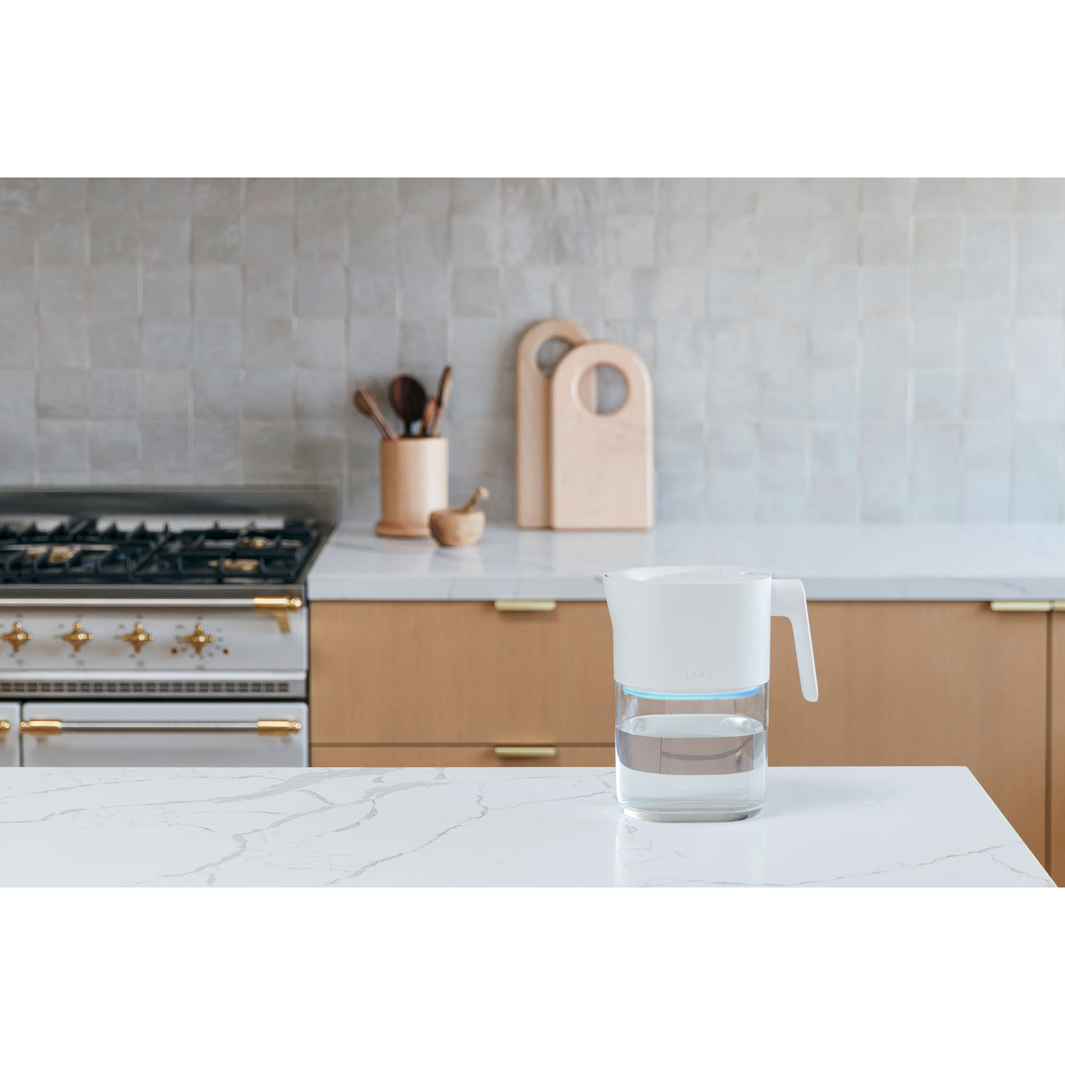 Pichet autonettoyant à filtre UV de 1,9 l PureVis de LARQ - Blanc granite