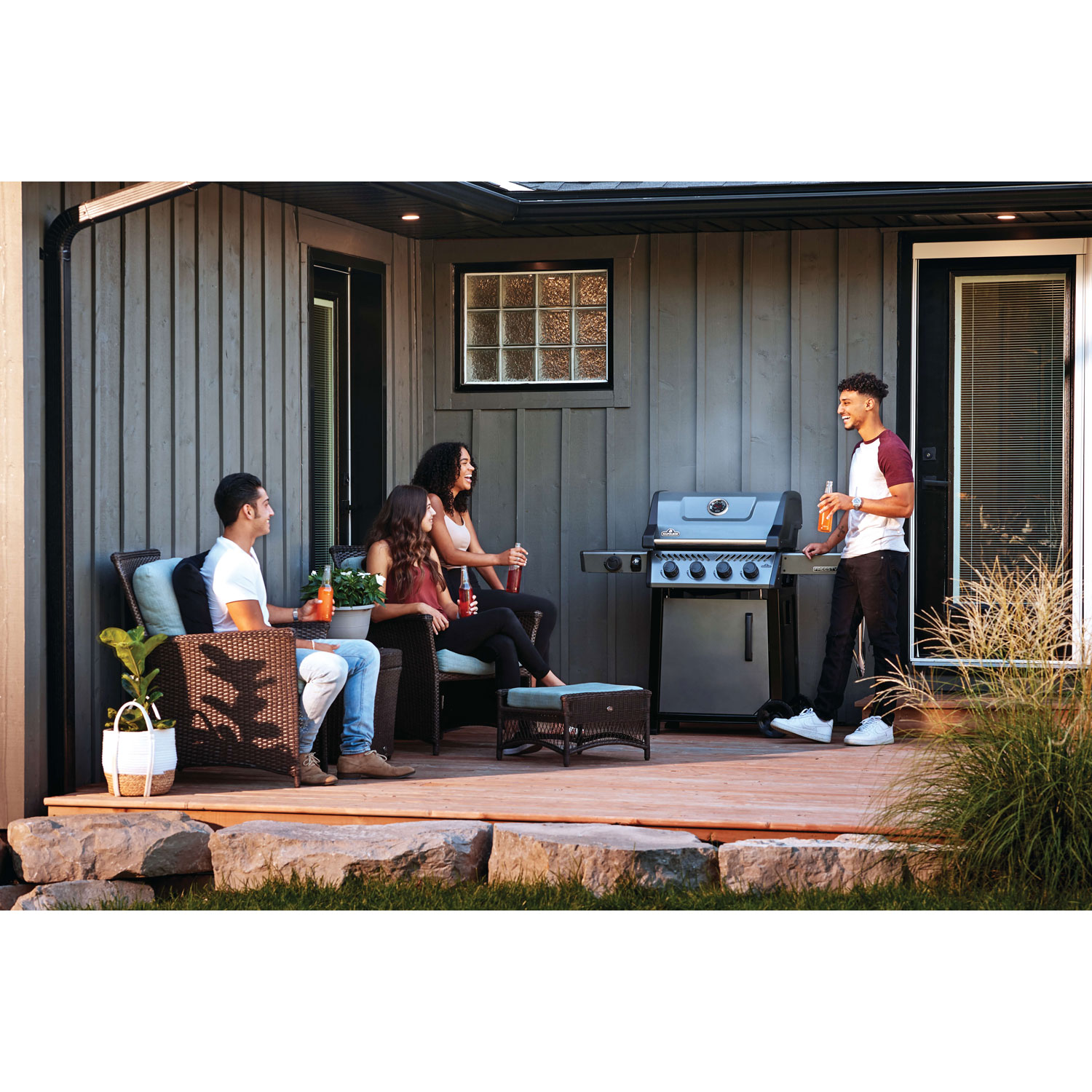 Napoleon Freestyle 425 47000 BTU Propane BBQ with Side Burner & Grill Cover - Black - Only at Best Buy