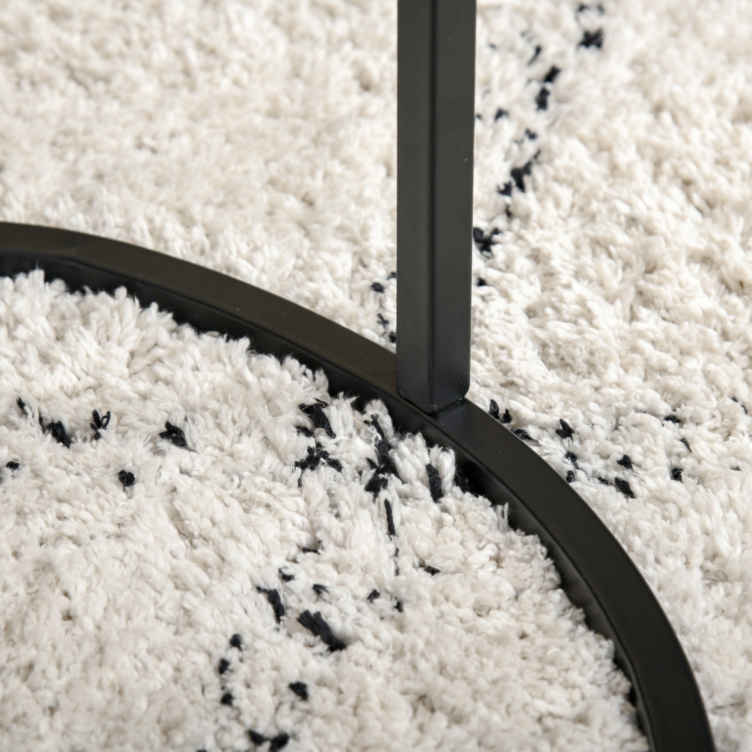 HOMCOM Set of 2 Nesting Coffee Tables with Metal Base, Round Side Table with Tempered Glass Tabletop for Living Room, Bedroom, Black