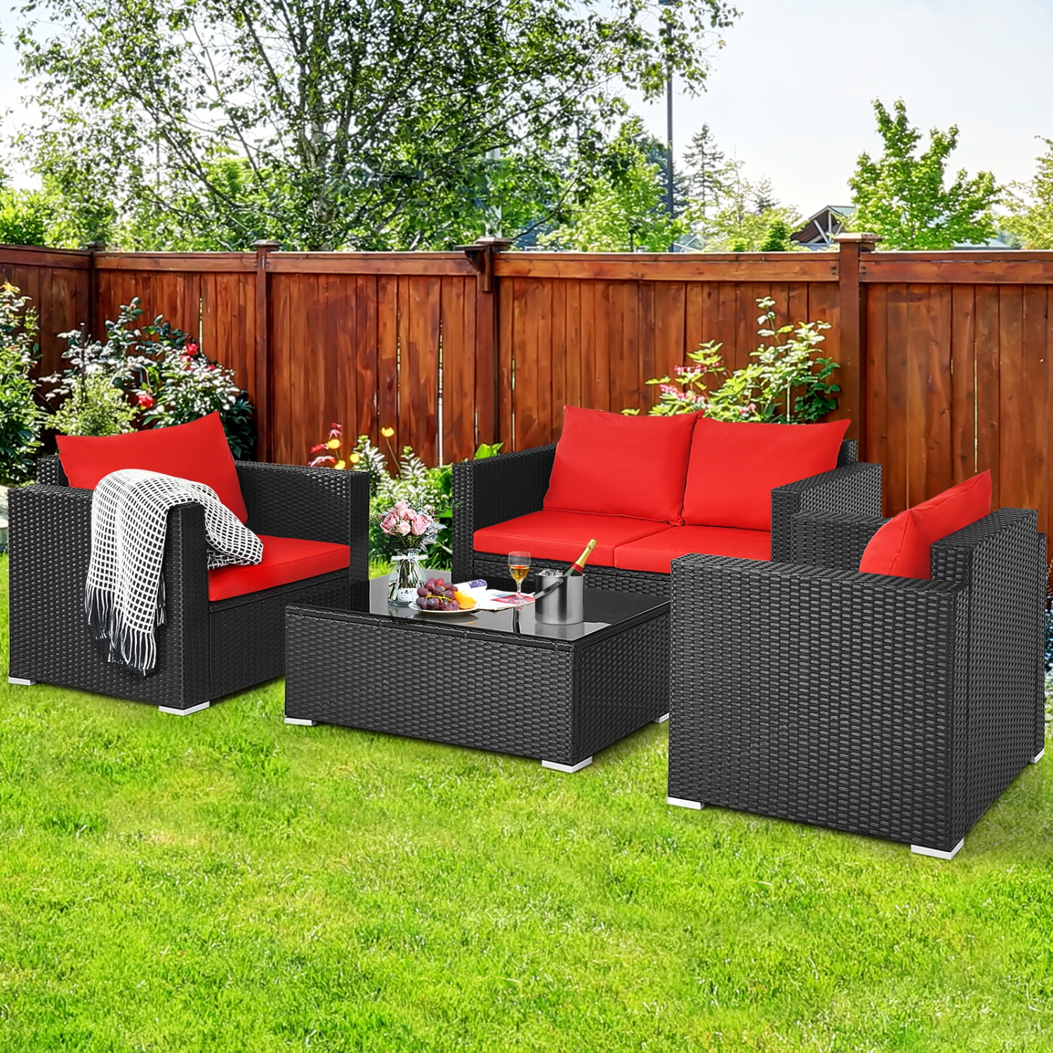 Ensemble patio de 4 pièces en rotin et osier de PatioJoy avec sofa modulaire et table basse