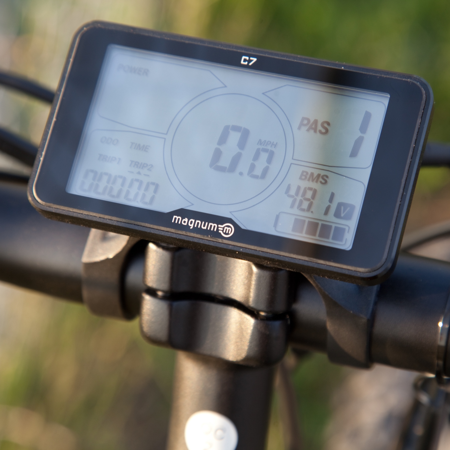 Magnum Summit Electric Mountain Bike