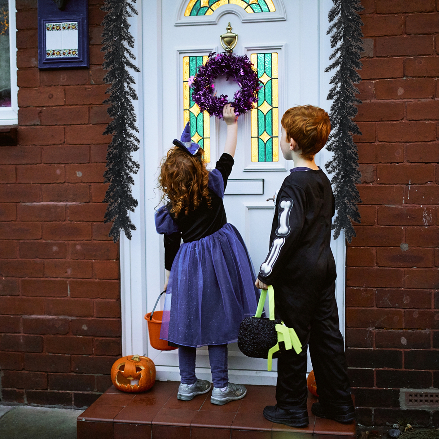 Topbuy 9FT Pre-lit Halloween Garland, Artificial Halloween Rattan W/ 50 Purple LED Lights 6H Timer Battery-powered Waterproof