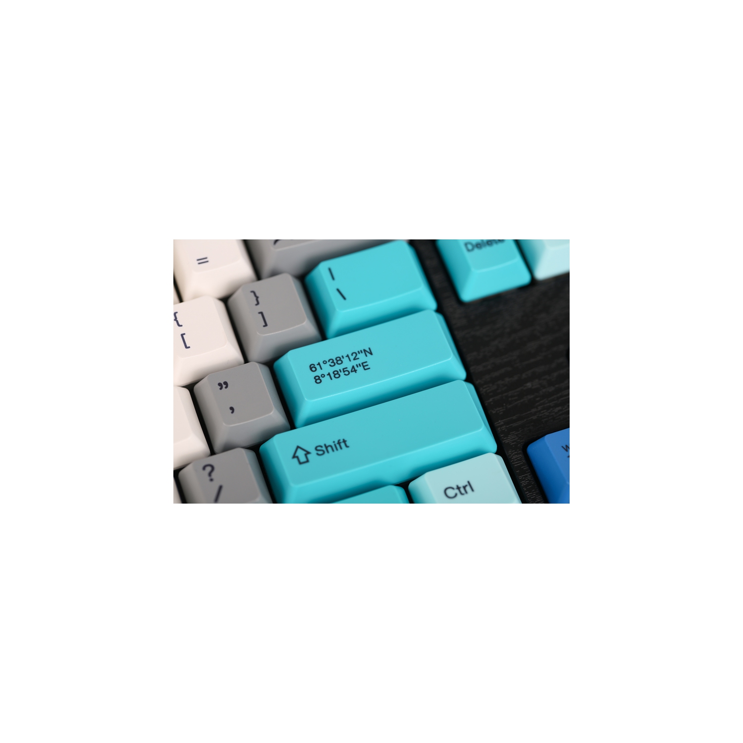 Varmilo Summit R2 - clavier mécanique filaire, rétroéclairé blanc, EC Ivy Switch, touches PBT, pleine grandeur, noir