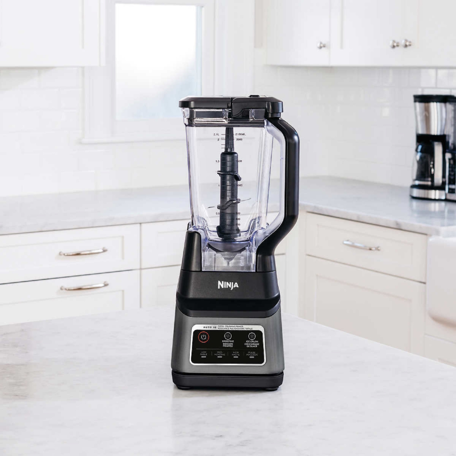 Countertop Blender. Ninja Professional Plus 2,1 L Total Crushing Pitcher 1400-Peak-Watt Motor Base Countertop Blender