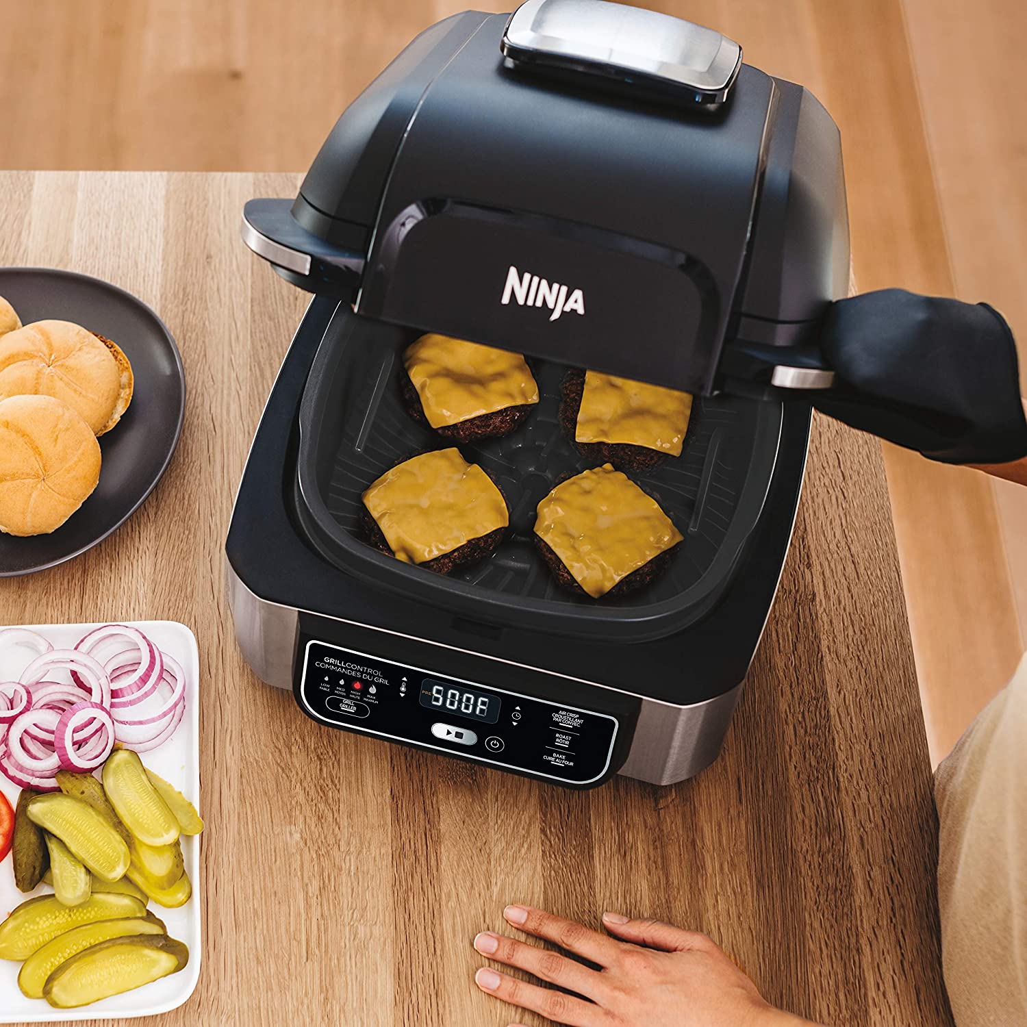 Ninja AG300C Foodi 4 in 1 Indoor Grill with 4 Quart Air Fryer Roast Bake and Cyclonic Grilling Technology Canadian Version Best Buy Canada