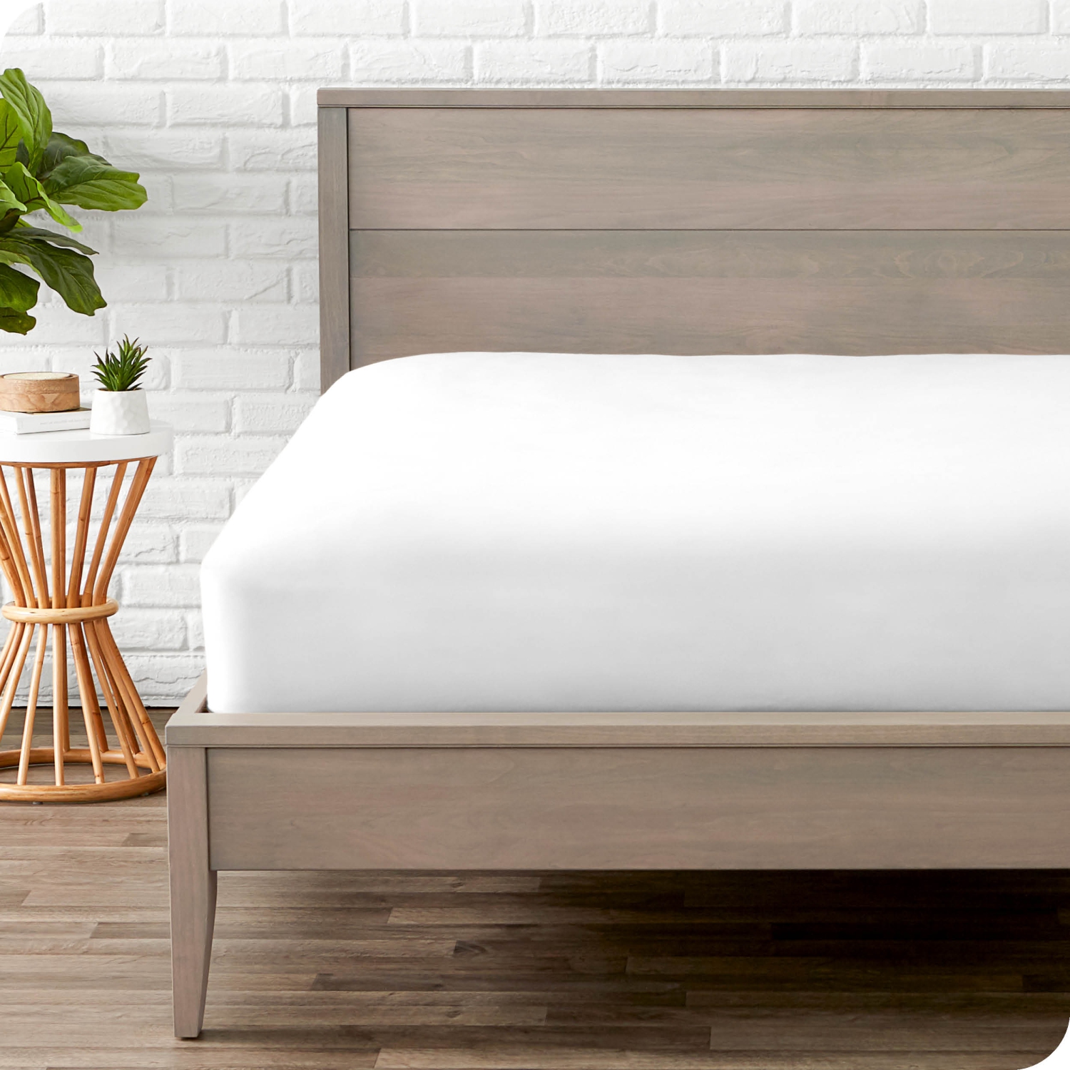 Bare Home Fitted Bottom Sheet - Premium 1800 Ultra-Soft Wrinkle Resistant Microfiber - Hypoallergenic - Deep Pocket - Twin, White