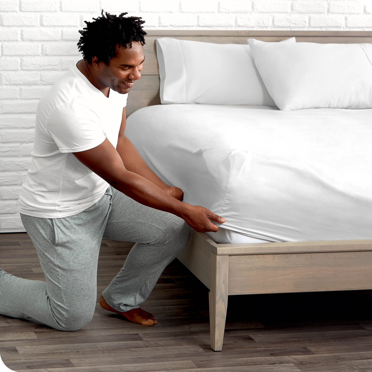 Bare Home Fitted Bottom Sheet - Premium 1800 Ultra-Soft Wrinkle Resistant Microfiber - Hypoallergenic - Deep Pocket - Twin, White