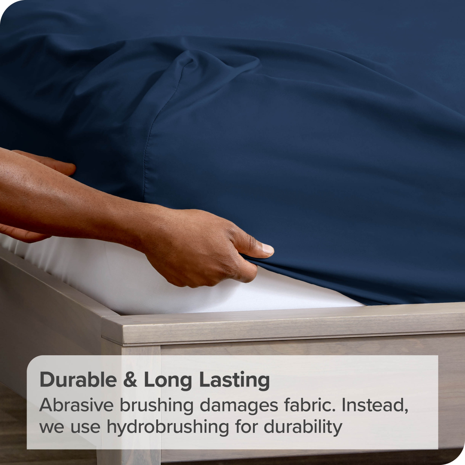 Drap du bas ajusté de Bare Home - microfibre ultra-douce anti-plis 1800 - Hypoallergénique - Pochette très profonde - Grand lit, bleu foncé