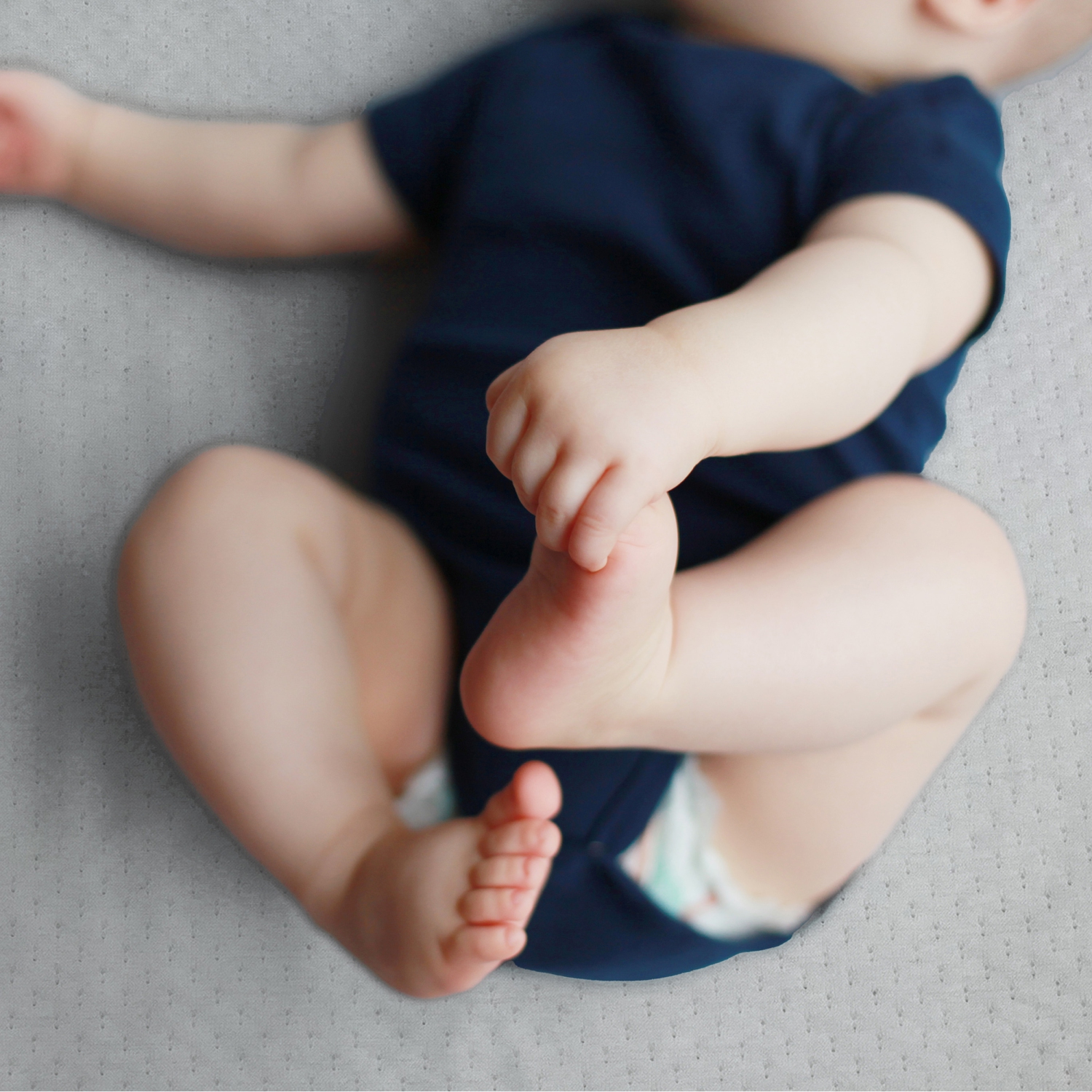 Prot&egrave;ge-matelas imperm&eacute;able pour parc d'enfant de Kushies - Gris