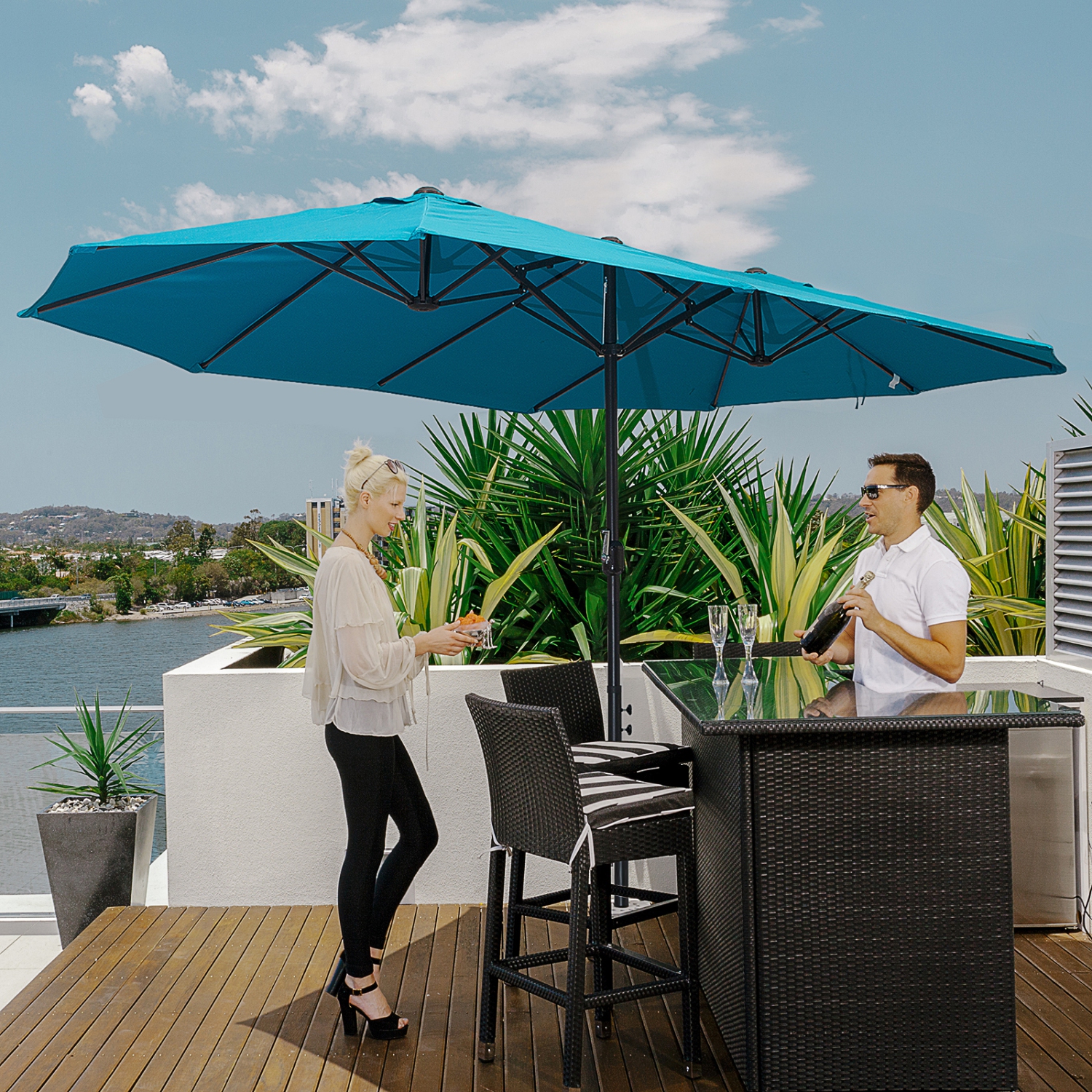 Parasol de patio de 15ft pi à deux côtés avec auvent simple Outsunny, parasol très grand avec manivelle pour la piscine, la terrasse, le marché, bleu