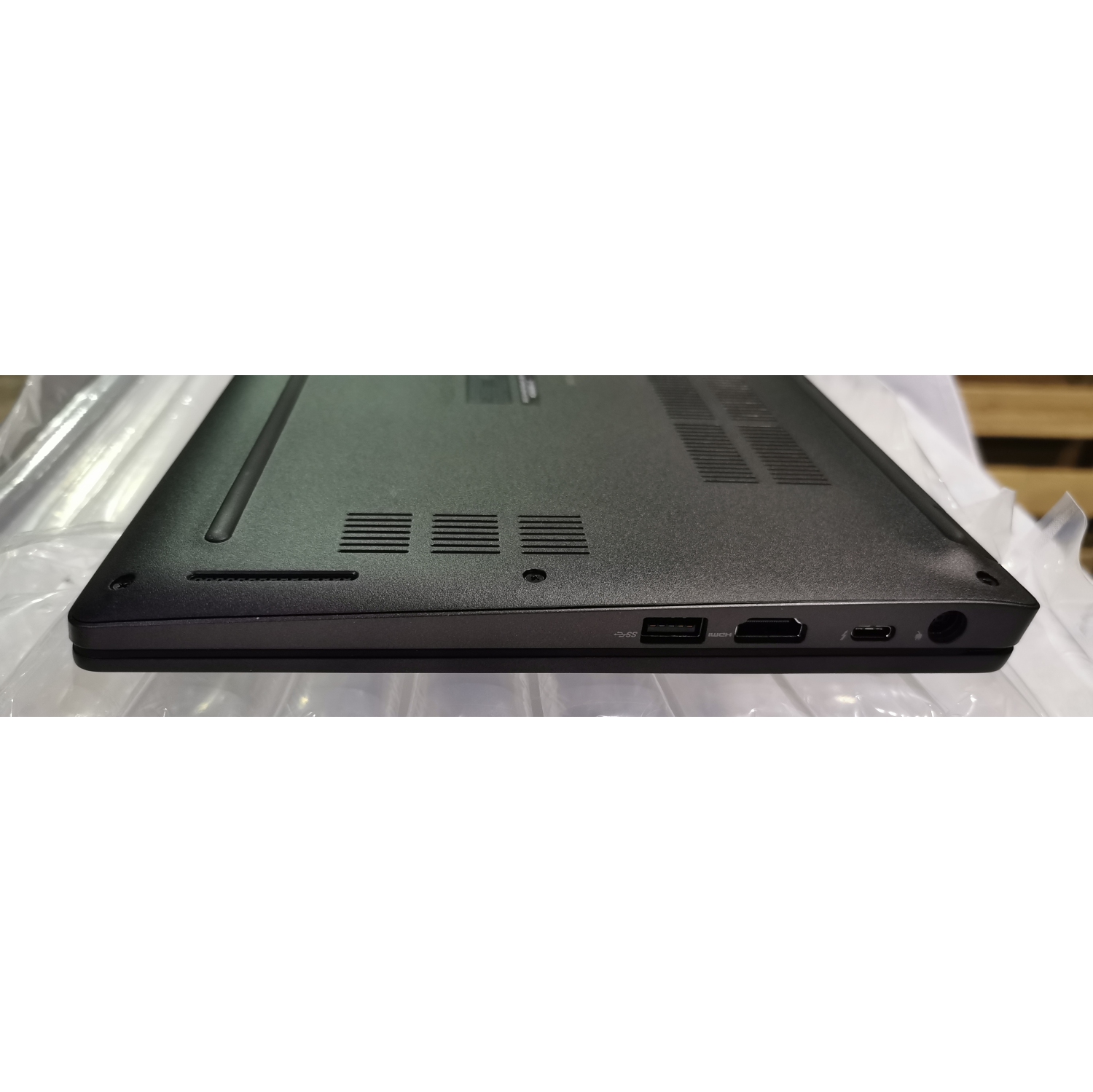 Dell Latitude 5300 Quad Core Core i7-8665U | 16 Go | 512 Go M.2 | 13,3" FHD | Assistance Dell Pro jusqu'au 29 mai 2024