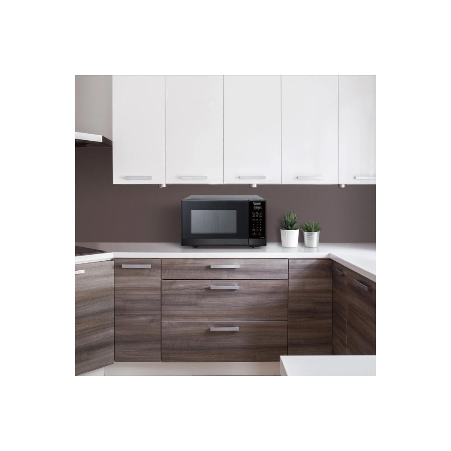 Panasonic 0,9 pi³ en acier inoxydable noir NN-SG448-S - remis à neuf