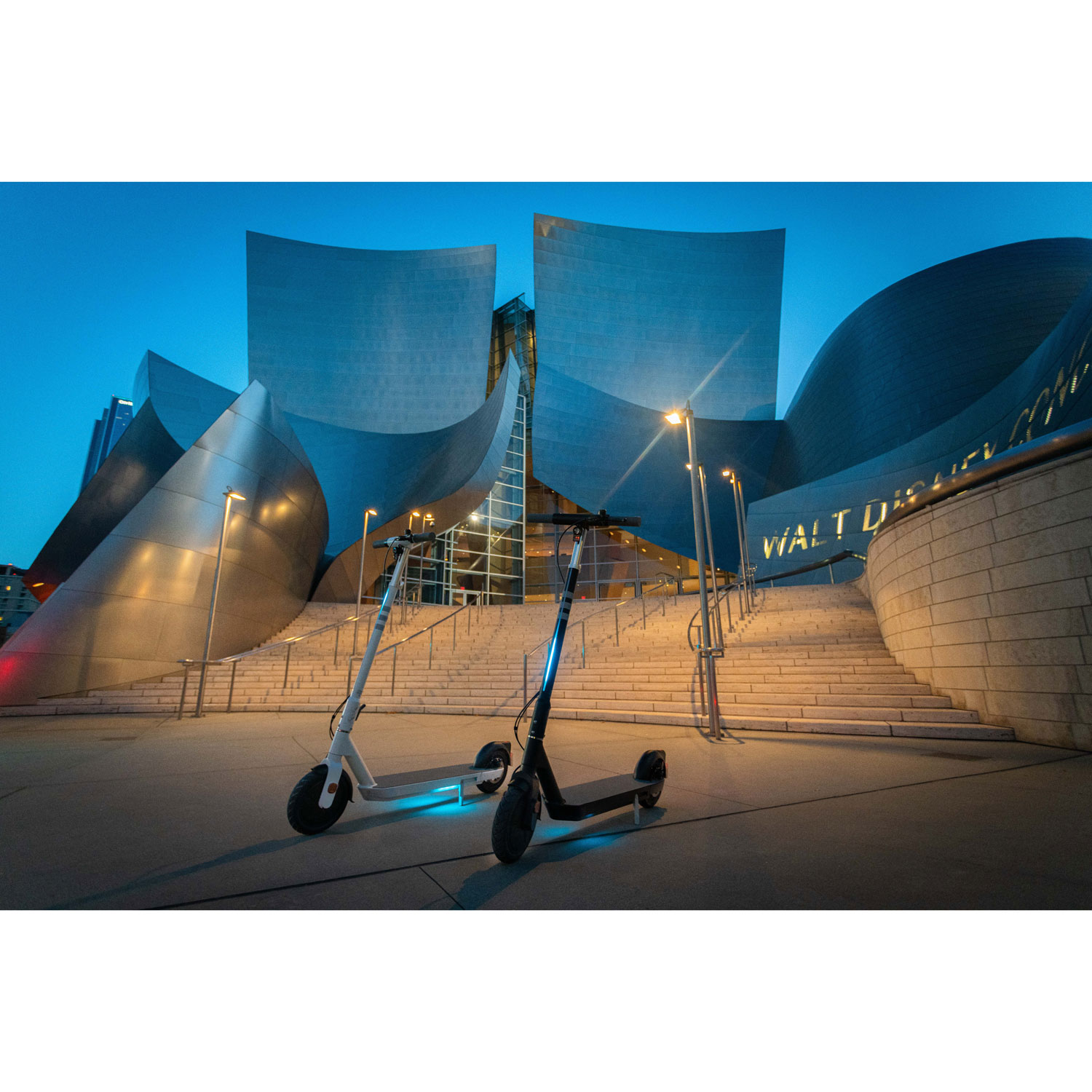 Trottinette électrique pour adulte Neon ES20 d'OKAI - Blanc