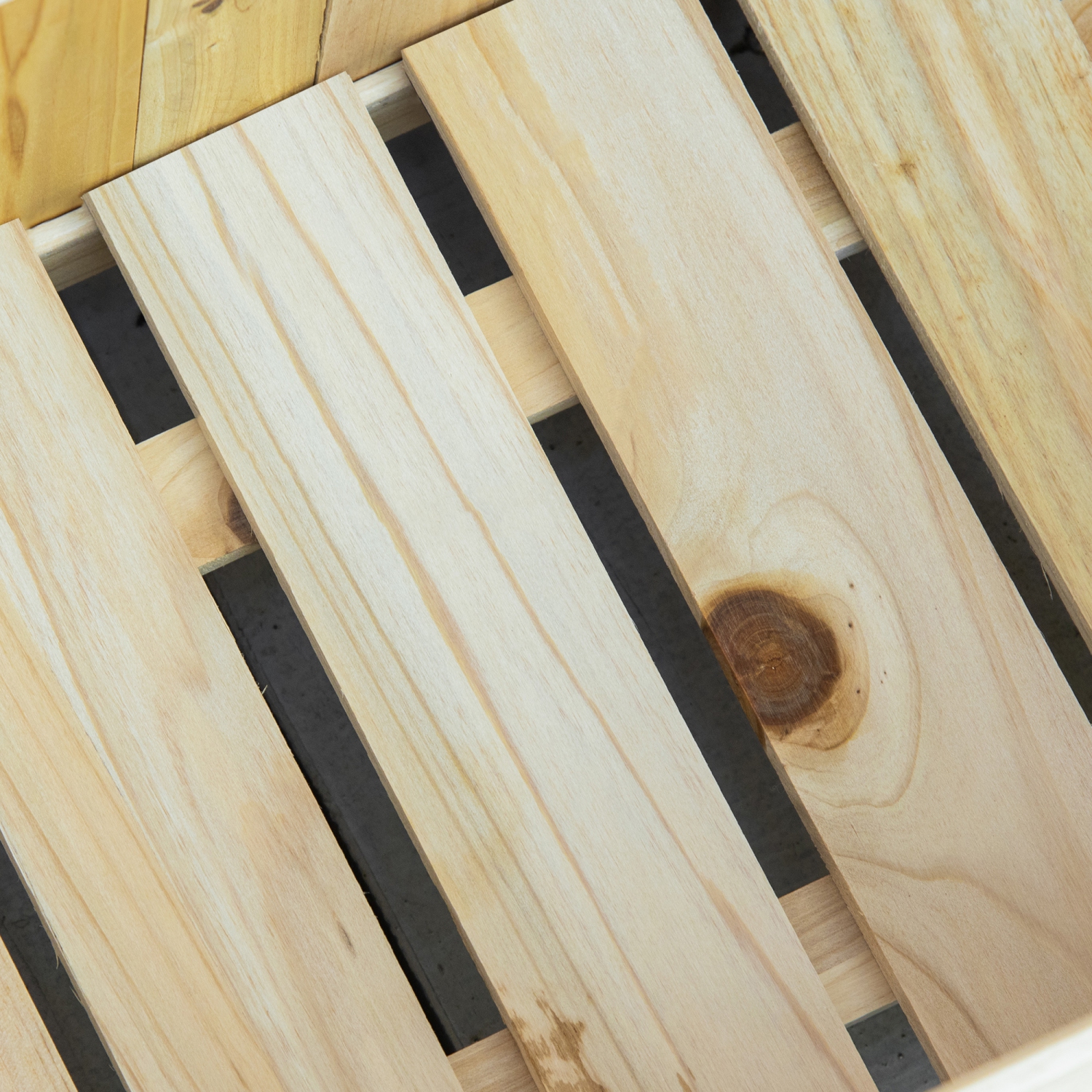 Outsunny Foldable Raised Garden Bed, Elevated Planter Box, Wooden Planting Bed for Backyard, Patio to Grow Vegetables, Herbs, and Flowers, 27.6" x