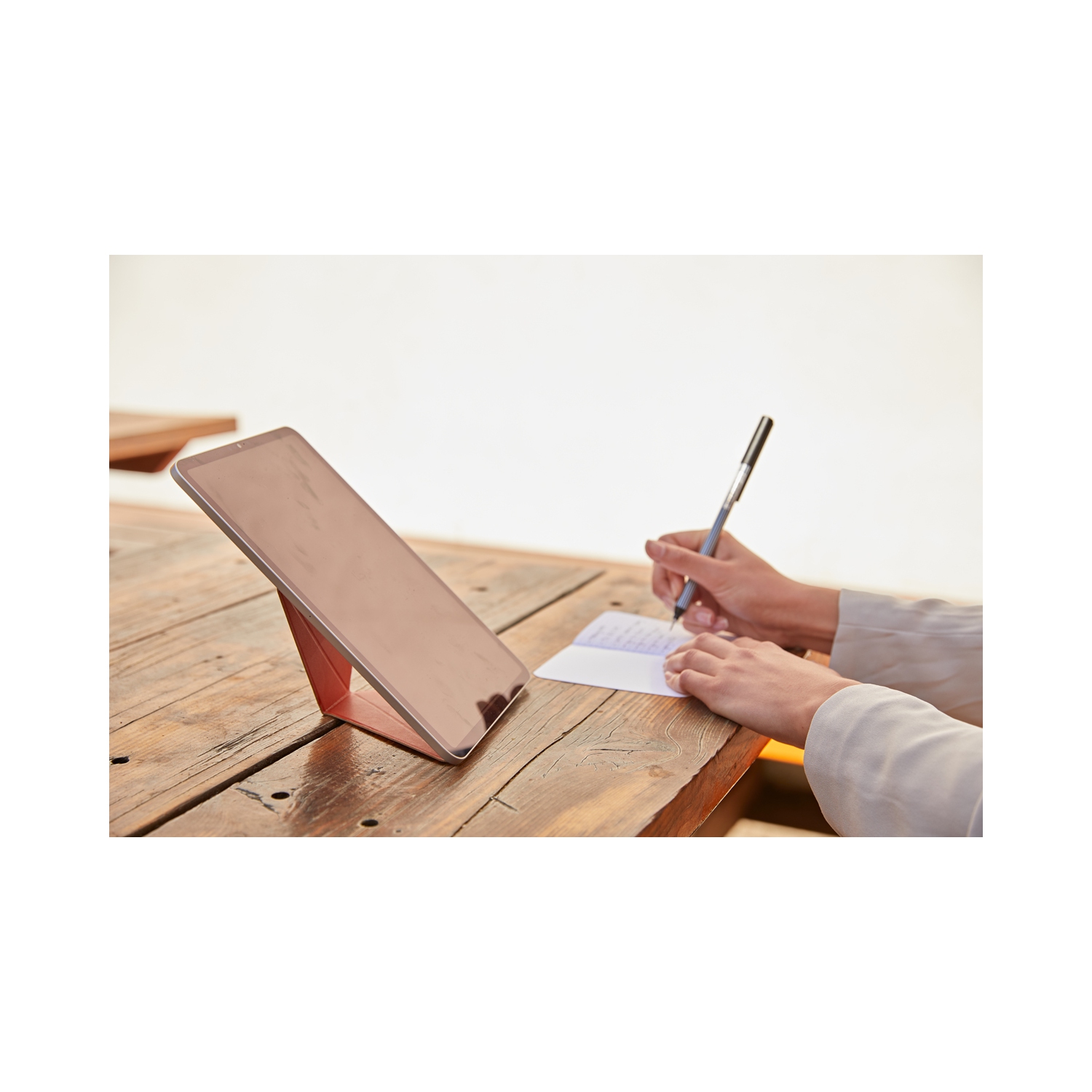 MOFT Snap Tablet Stand