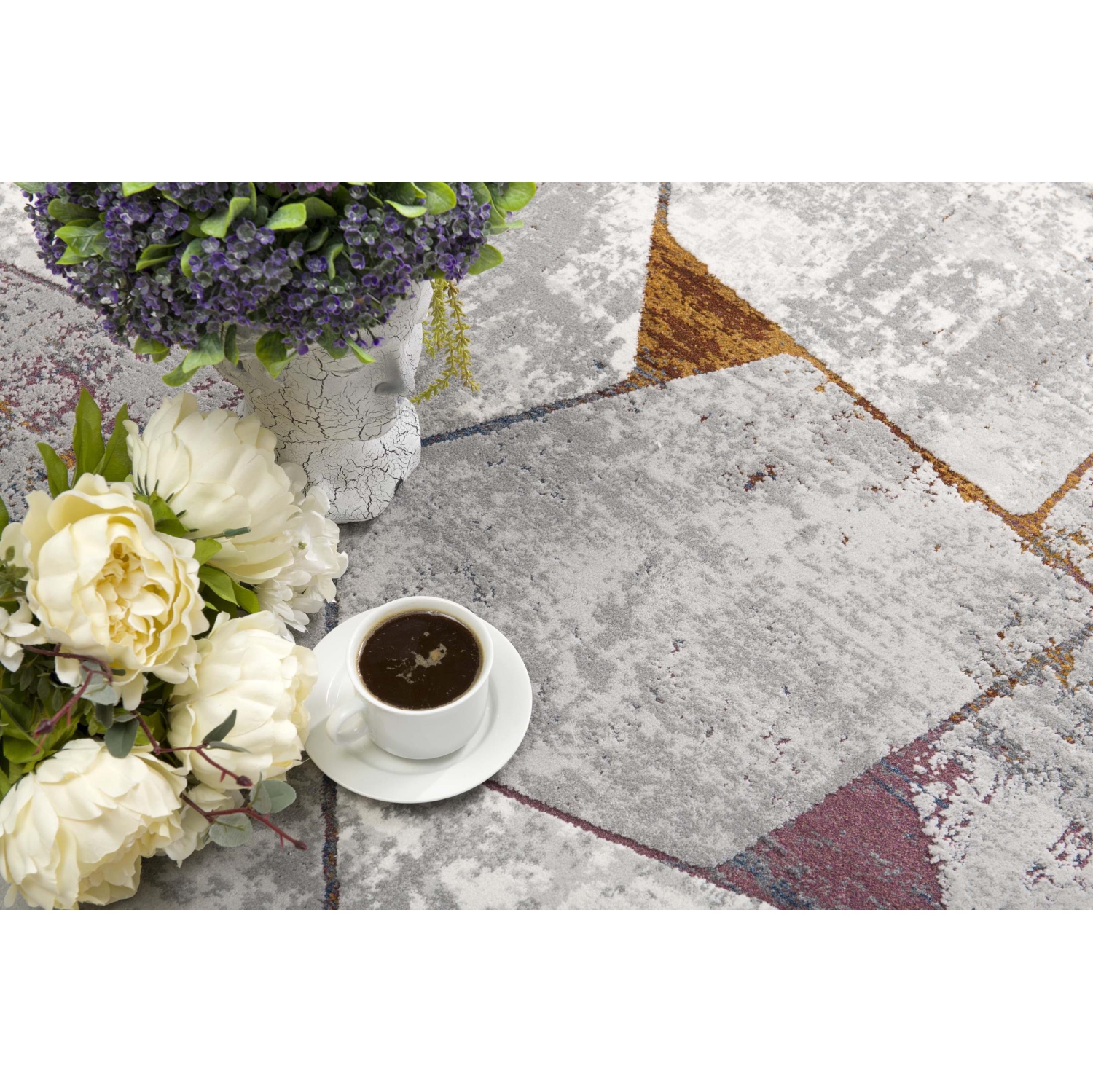 Tapis d'intérieur comtemporain Kairon à motif géométrique gris/beige