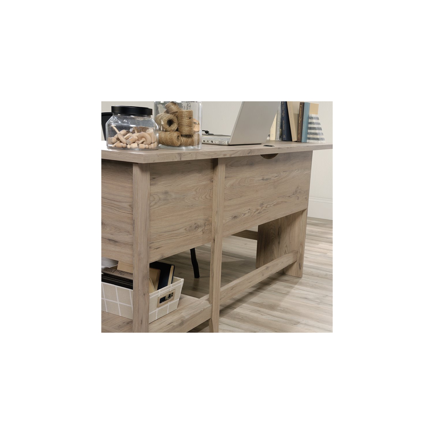 Bureau d’ordinateur contemporain en L en bois de la collection Pemberly Row, chêne Laurel