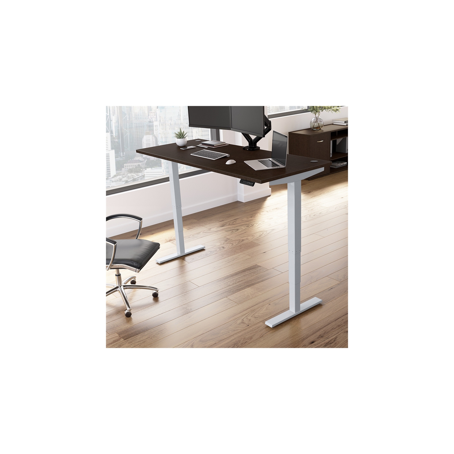 Bureau à hauteur réglable de 72 po de largeur Move 40, cerisier moka - bois d’ingénierie