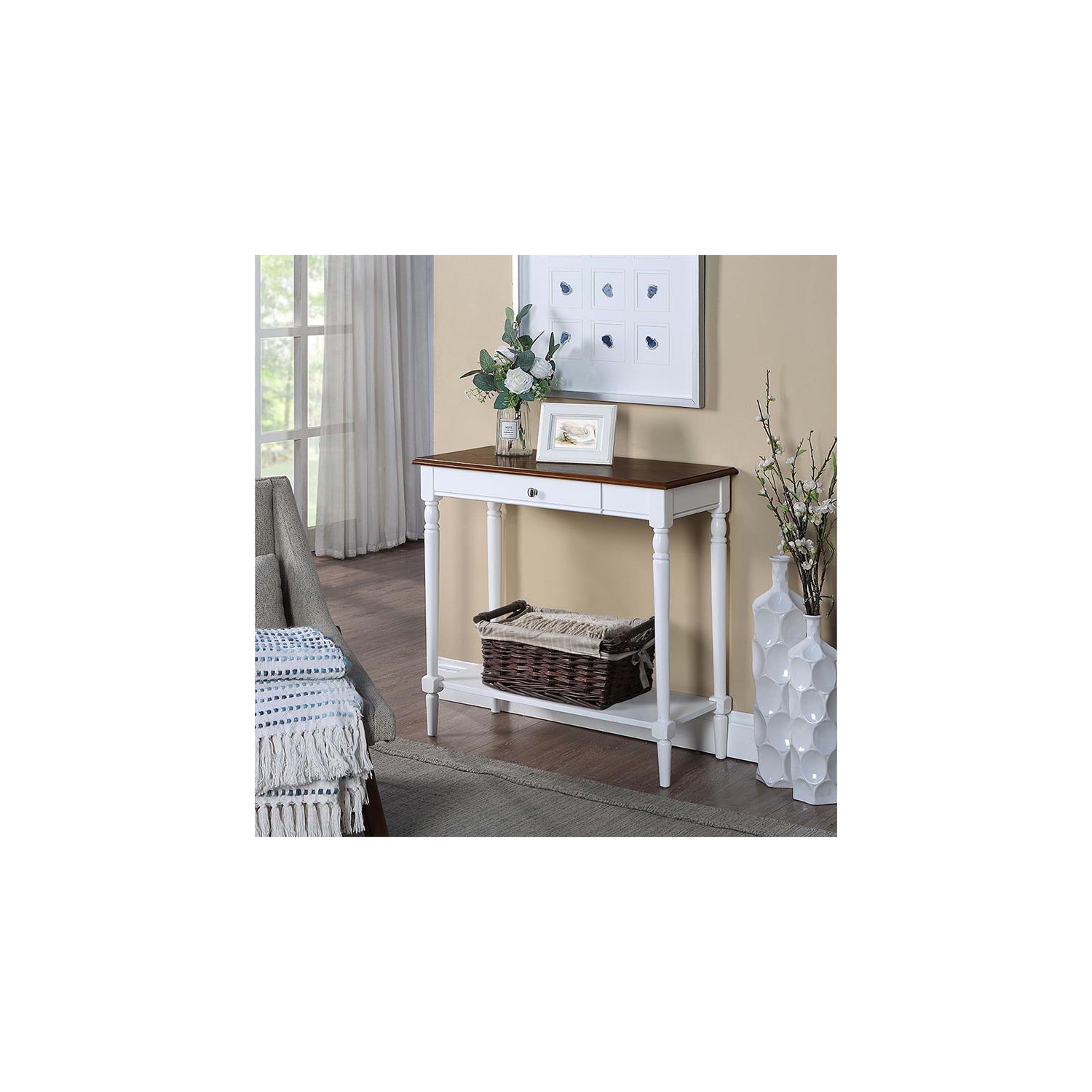 Table d’entrée à un tiroir avec tablette au fini bois blanc de French Country