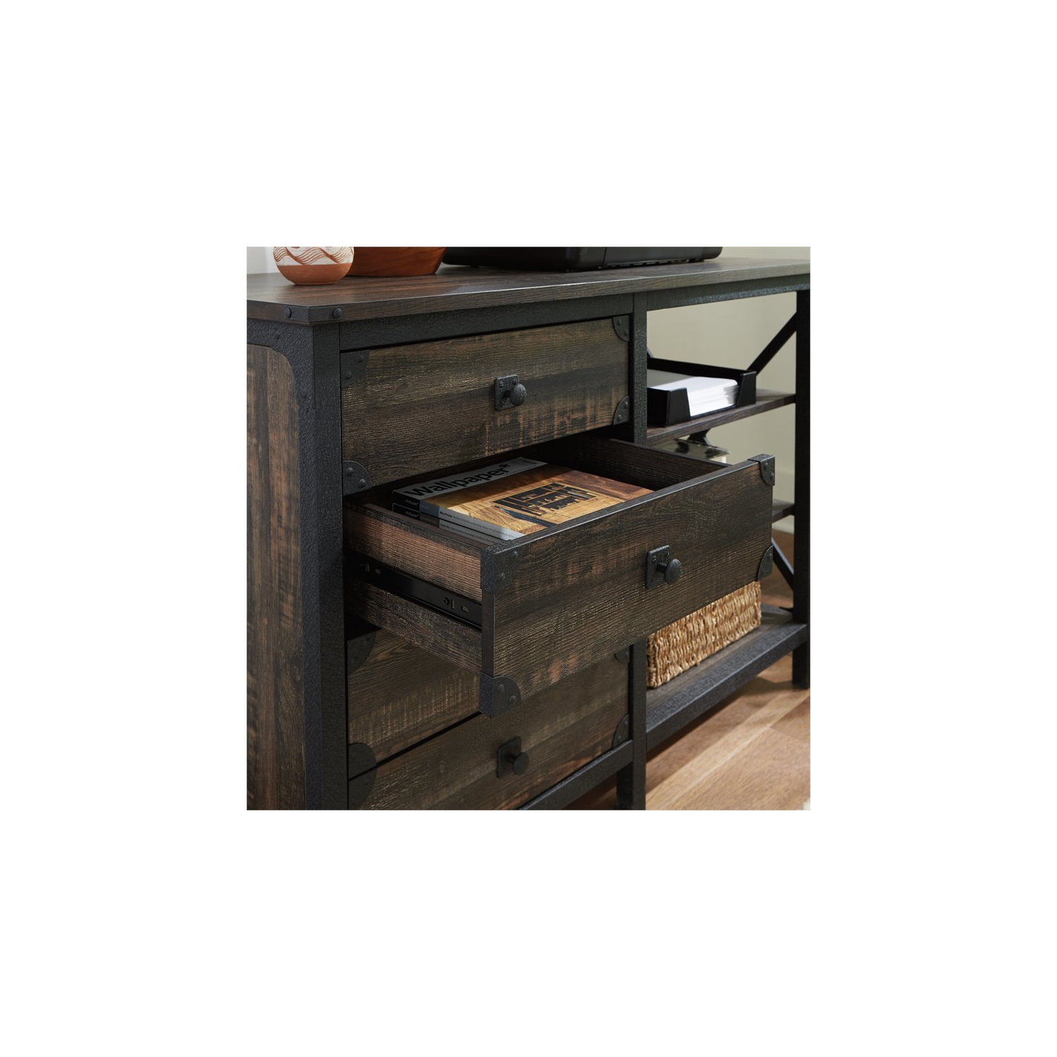 Petit bahut Pemberly Row en bois d’ingénierie et chêne carbone