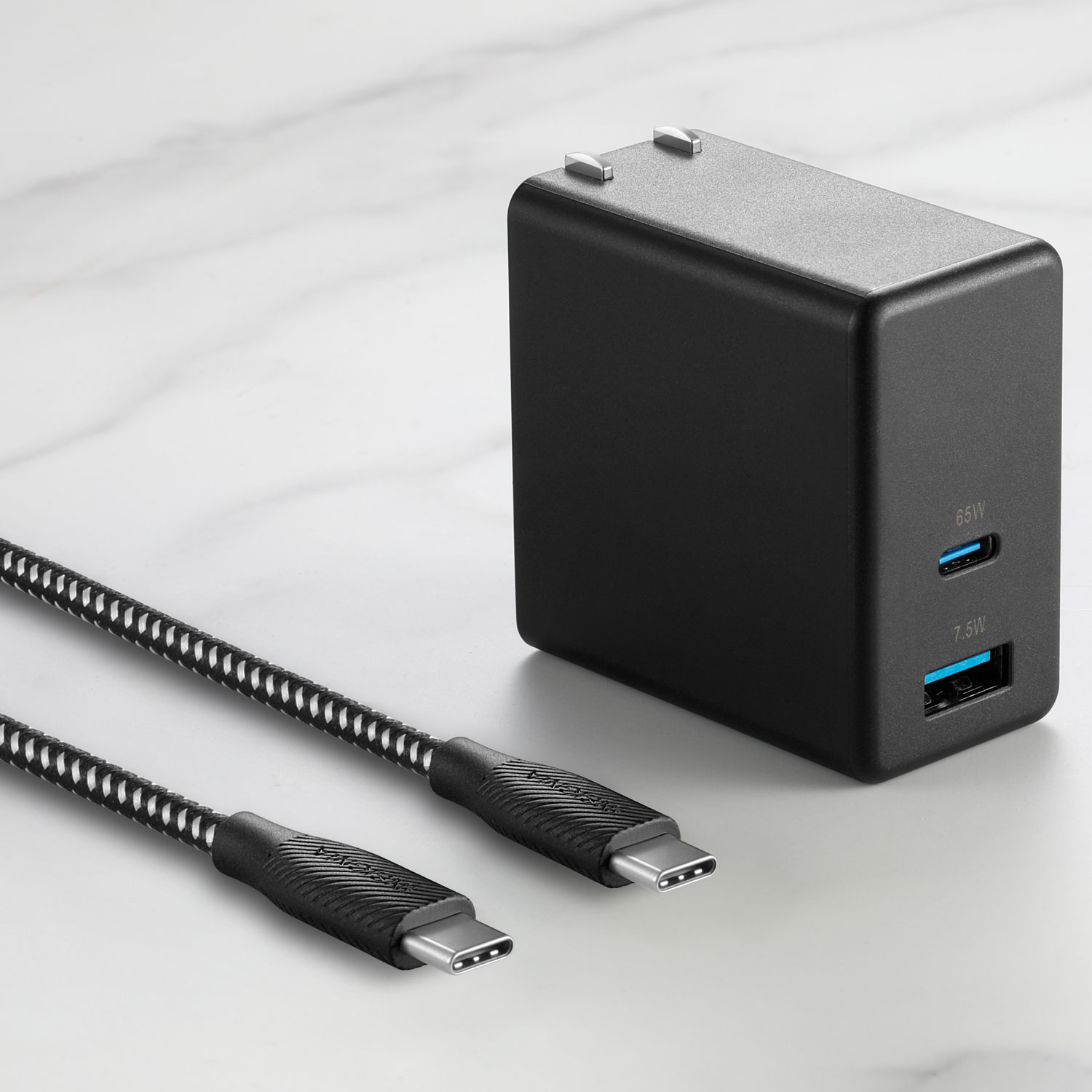 Chargeur mural USB-C GaN de 72,5 W d'Insignia avec port USB-A - Exclusivité de Best Buy