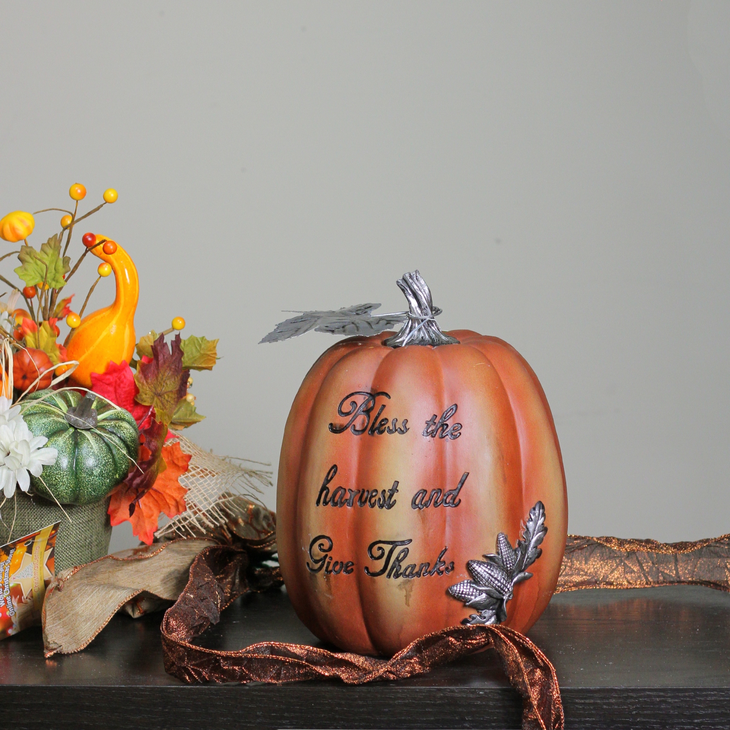 10 Bless the Harvest and Give Thanks Thanksgiving Table Top Pumpkin
