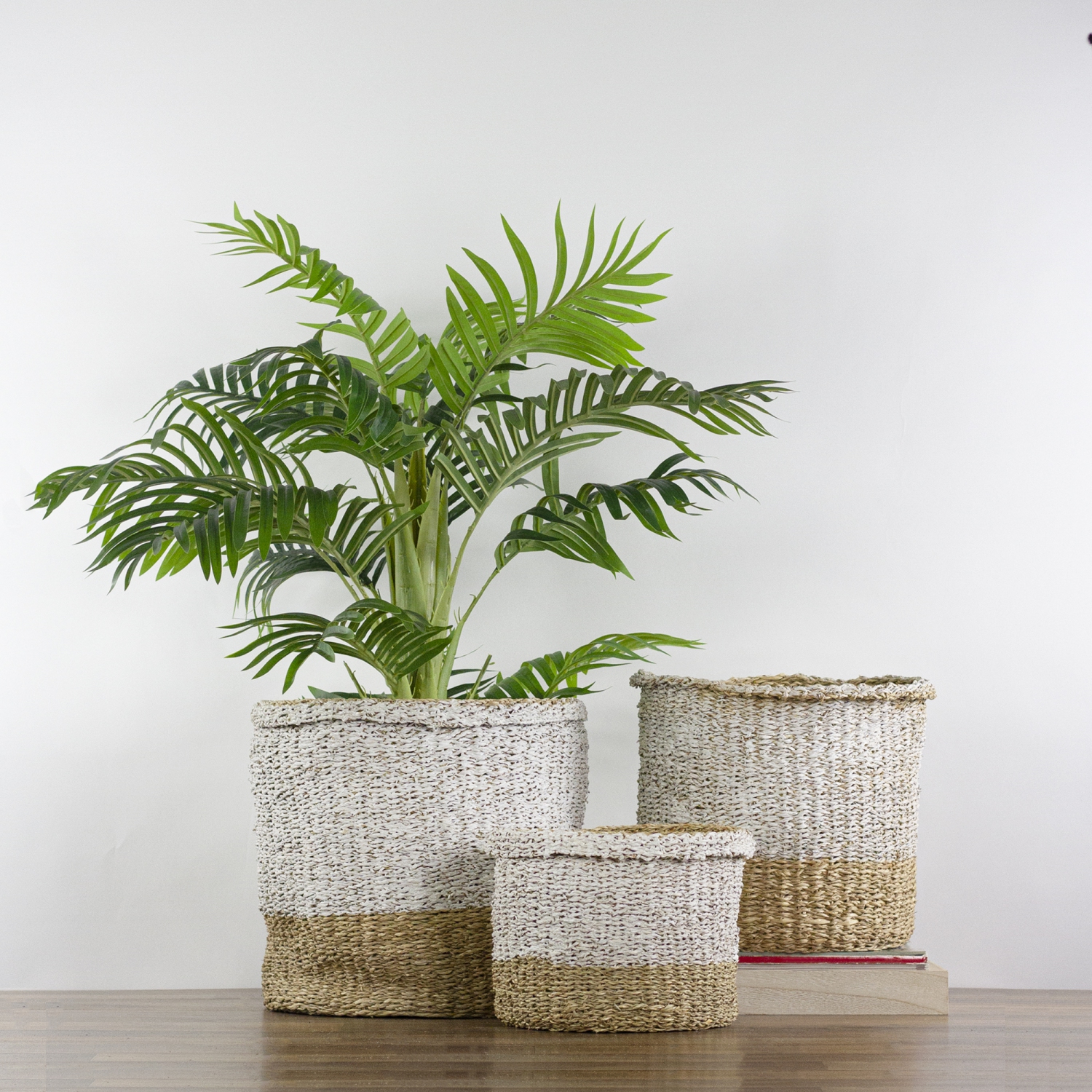 Set of 3 Beige and White Round Wicker Table and Floor Baskets