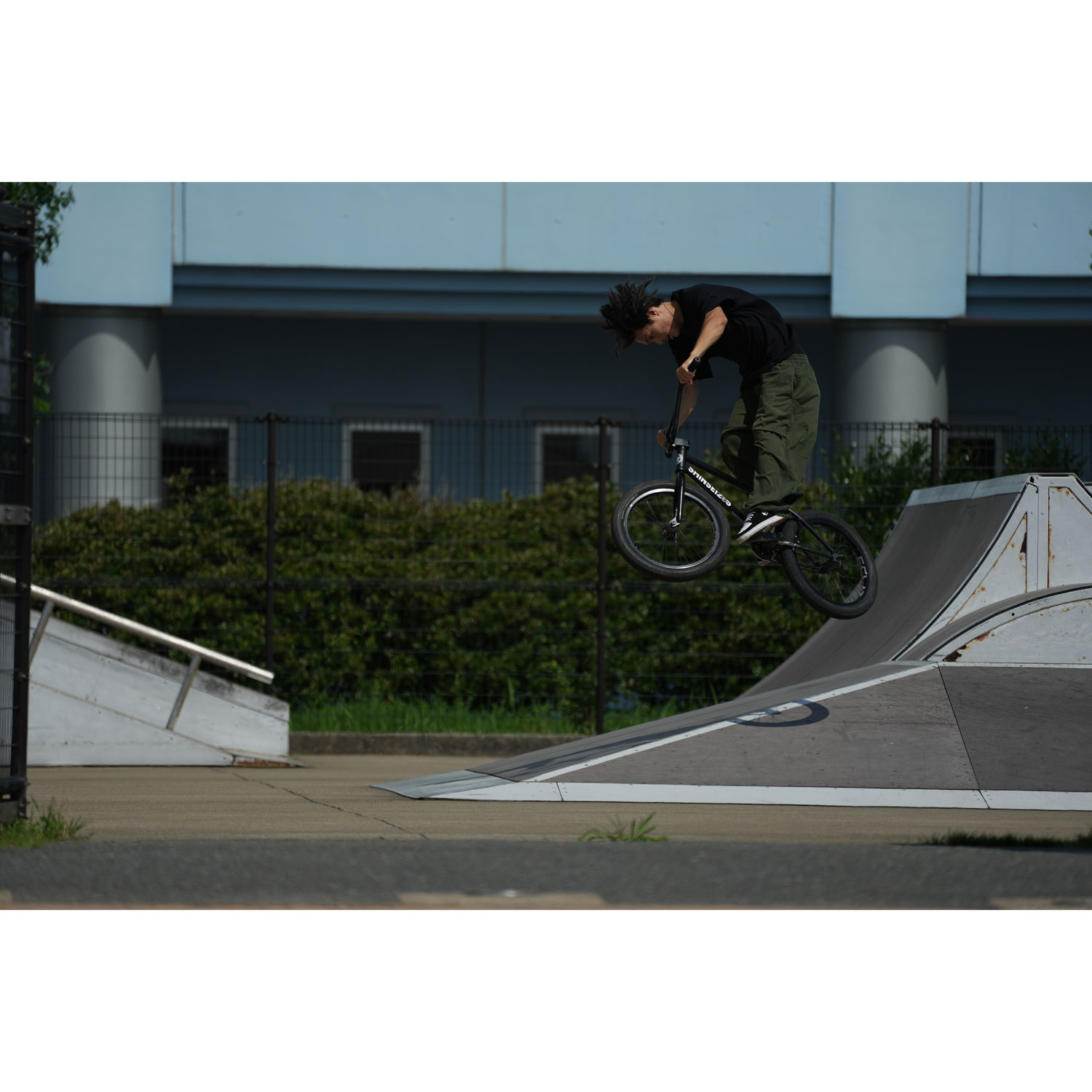 Téléobjectif zoom plein format à monture E FE 100-400 mm f/4,5-5,6 GM OSS G Master de Sony